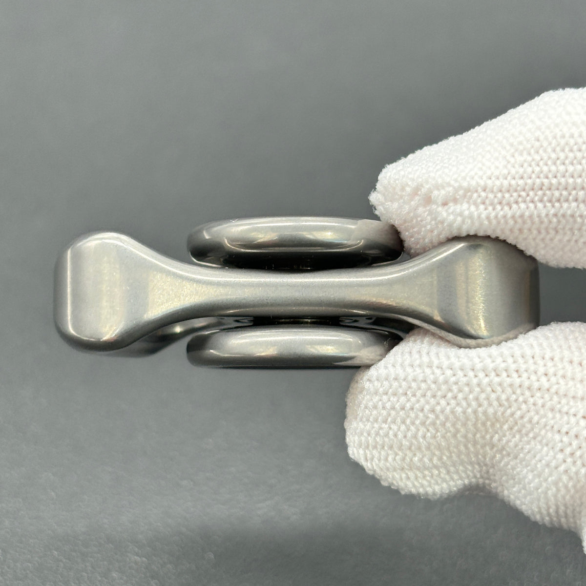 Two-Leaf Horizon Stainless Steel