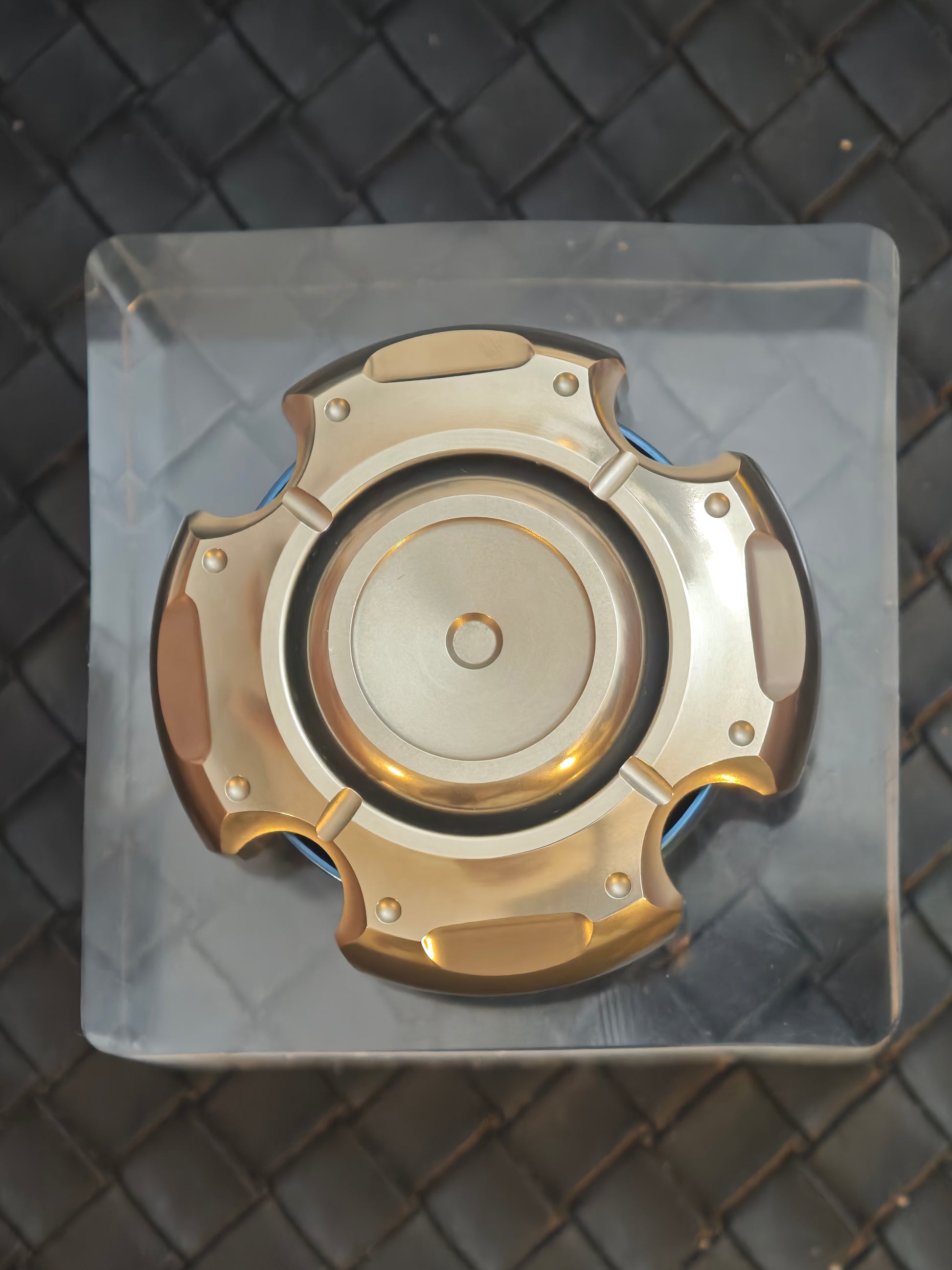 Resonance Titanium