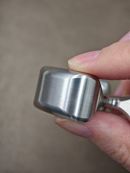 Two-Leaf Horizon Mega Stainless Steel