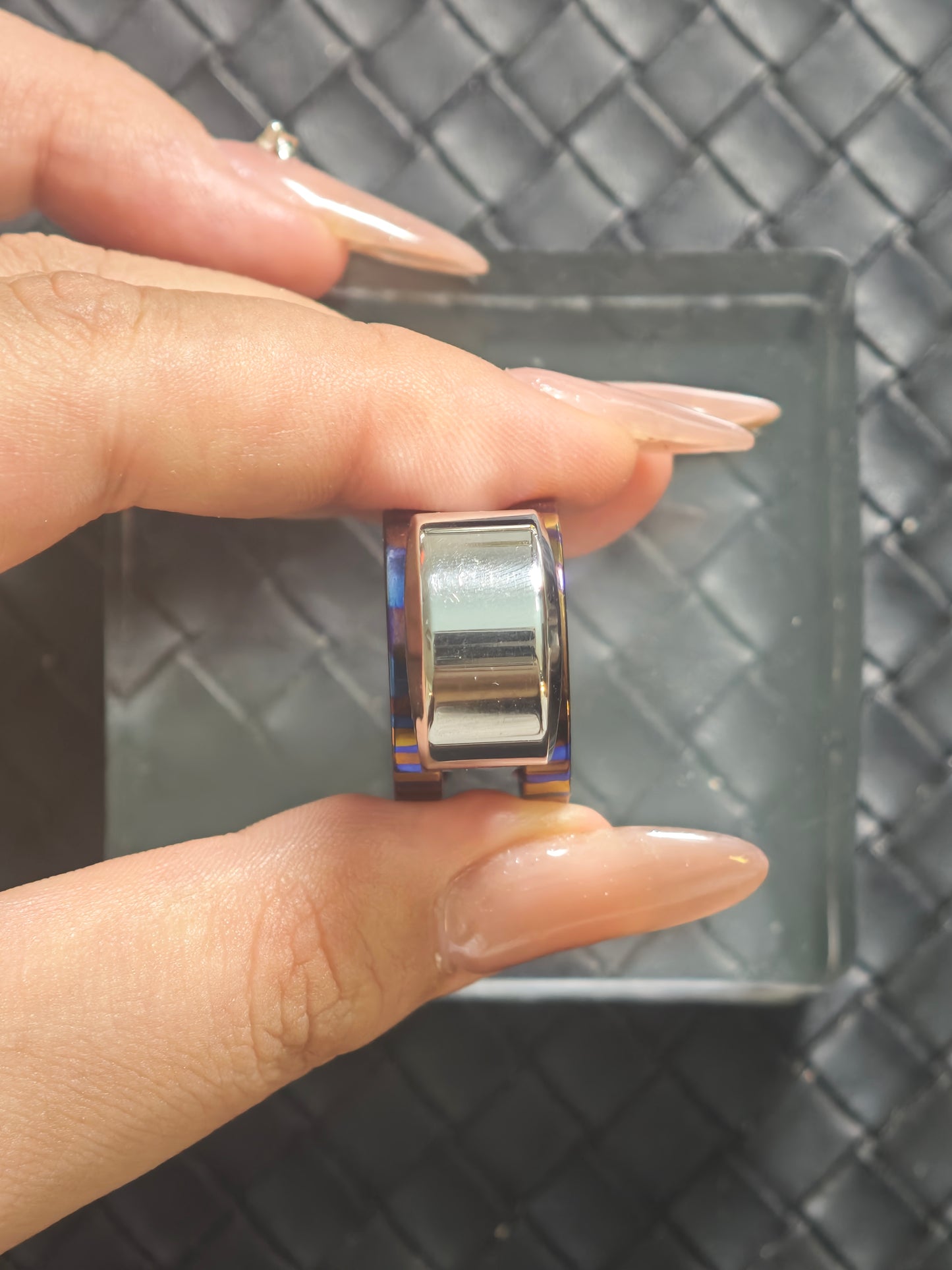 Stacked Mirror Mokuti Stainless Steel