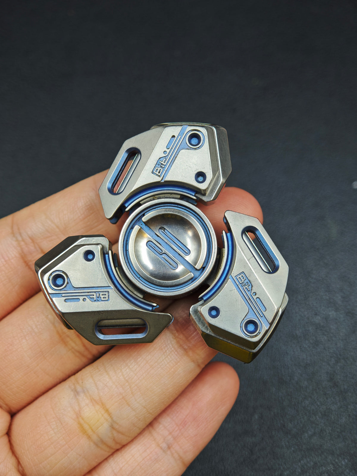 BIT 09 Titanium