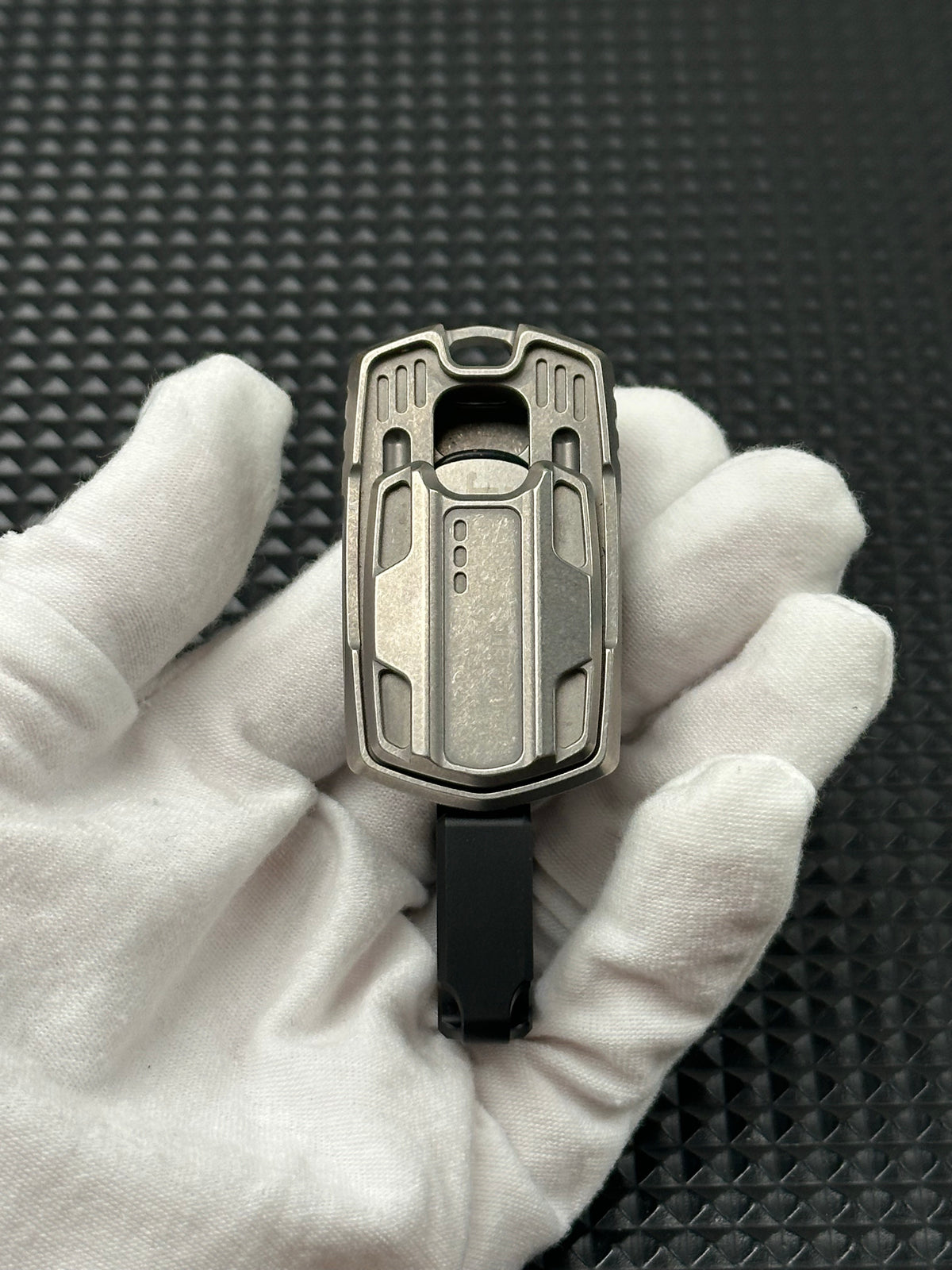 Thousand machines Titanium Stonewashed
