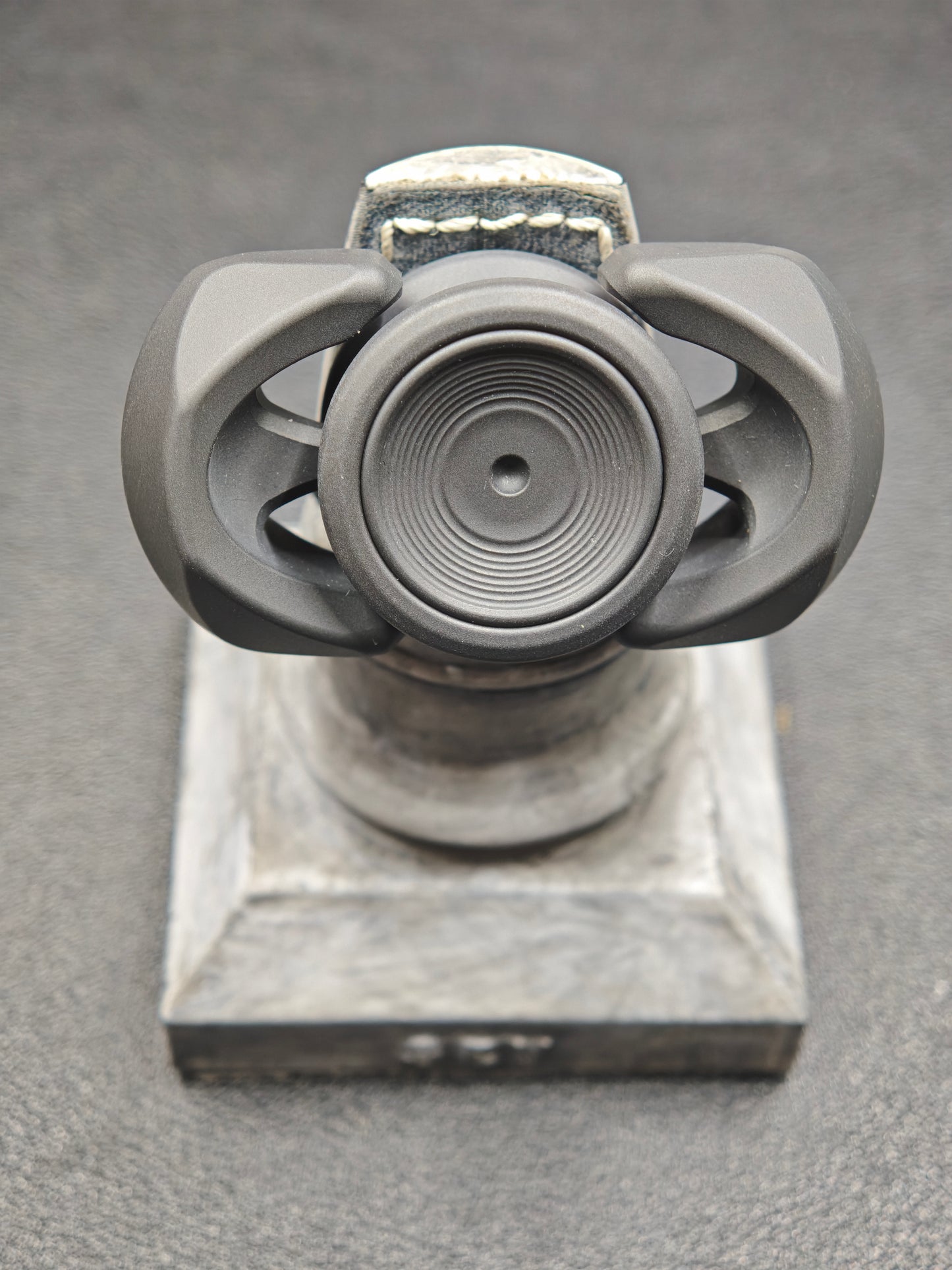 Libra Zirconium
