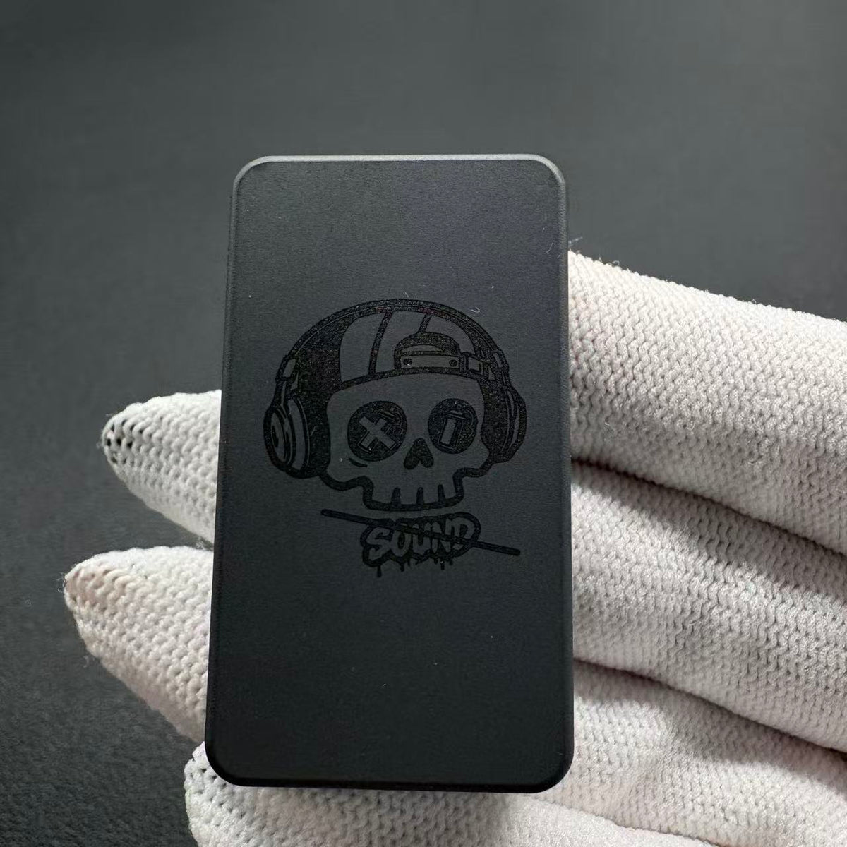Mute Zirconium