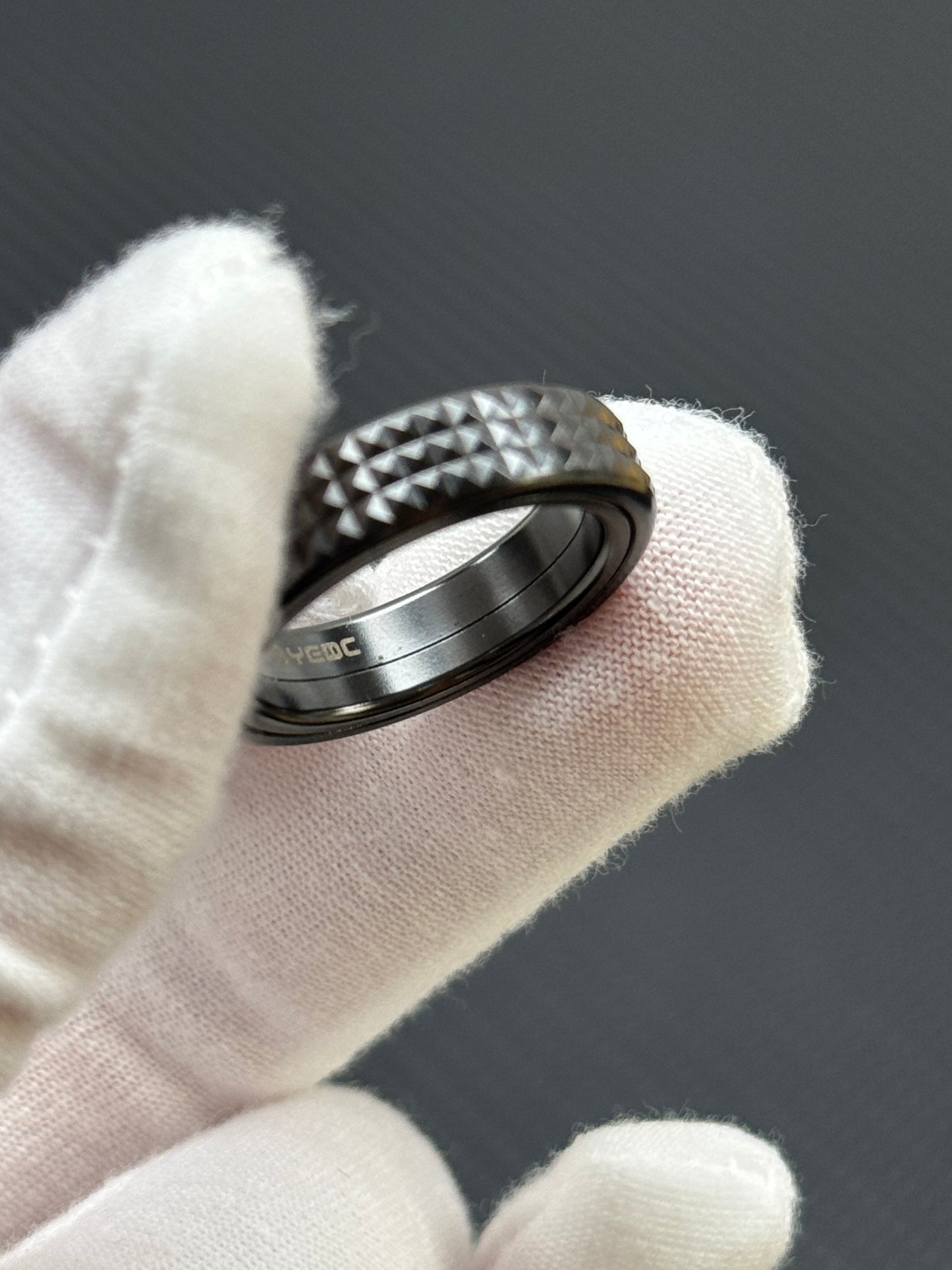 Pig Ratchet Zirconium