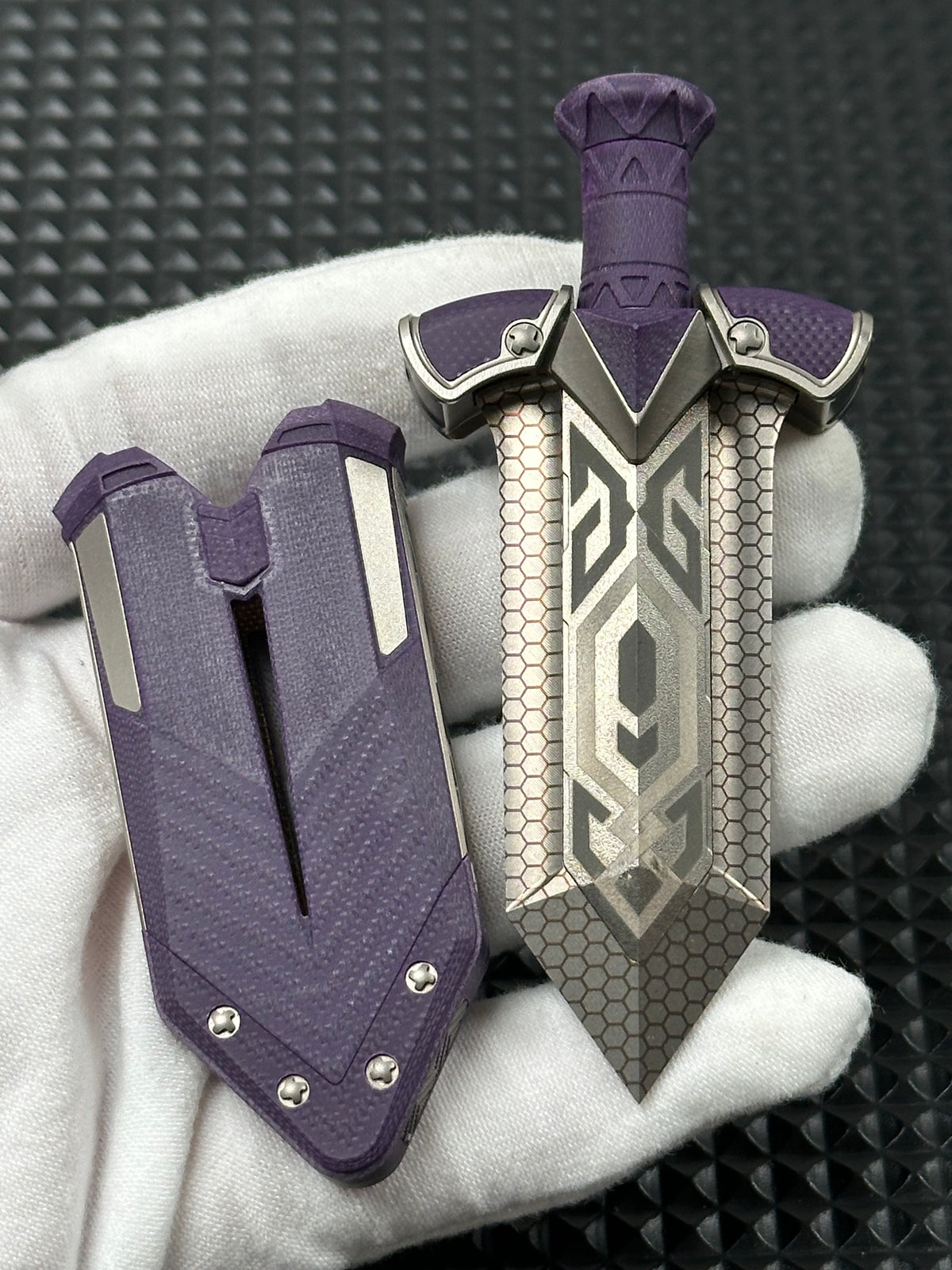 Aroundight G10