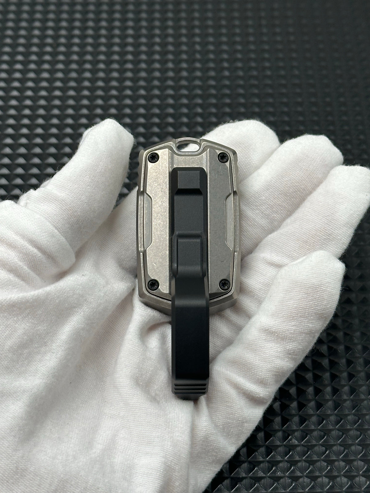 Thousand machines Titanium Stonewashed