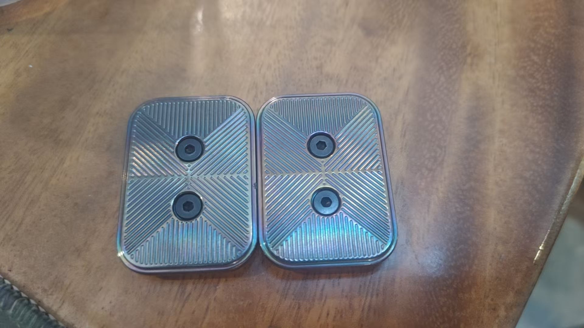 Travel r Zirconium Oil Slick