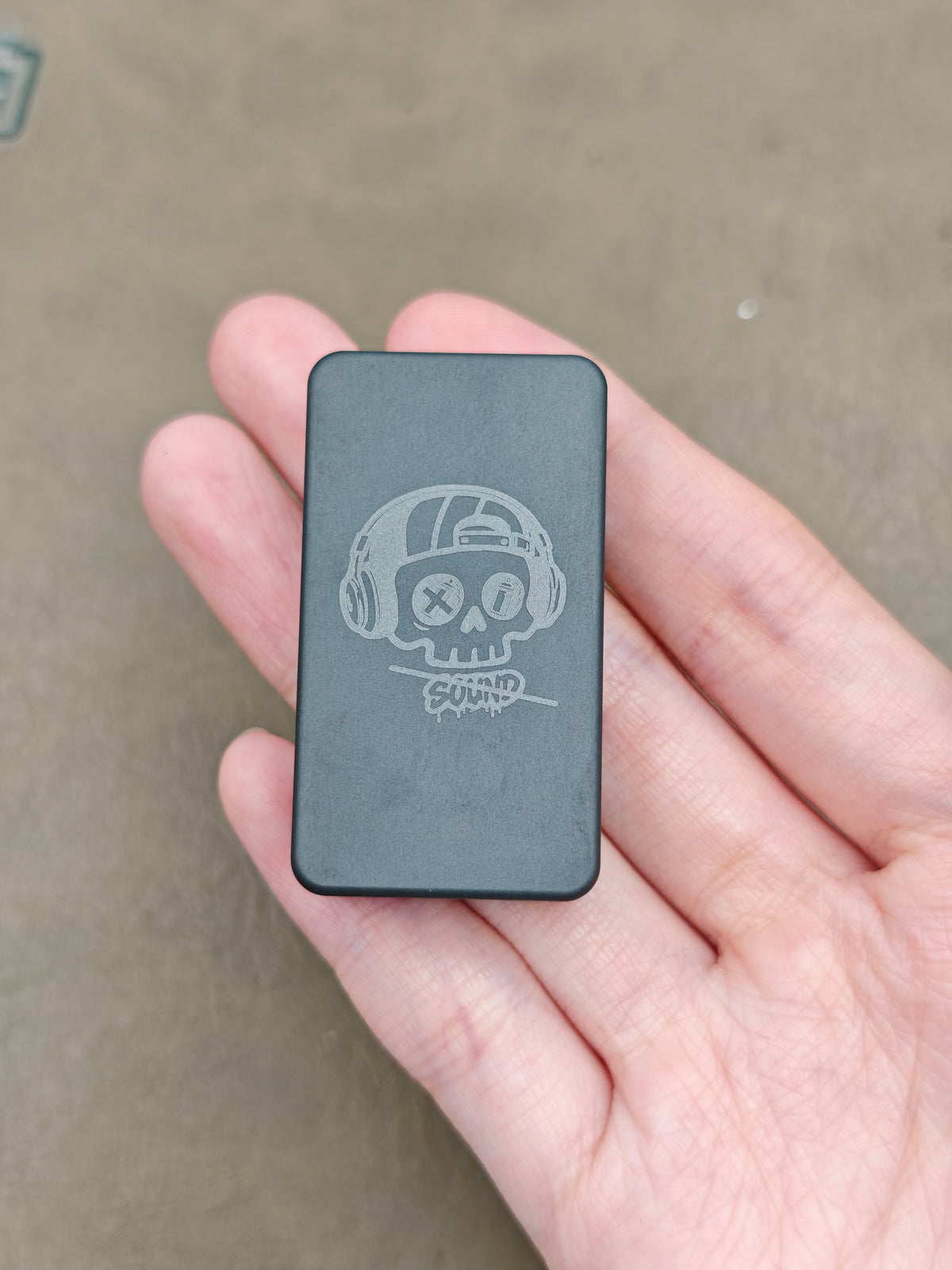 Mute Zirconium