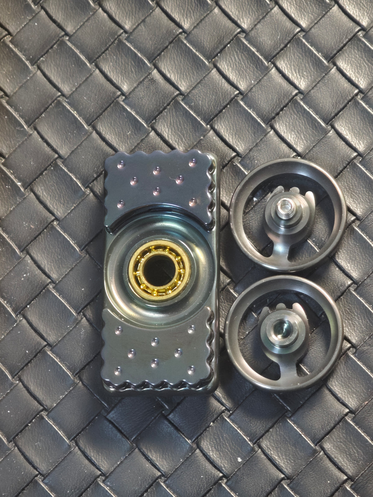 Biscuit Modular Zirconium Oil Slick