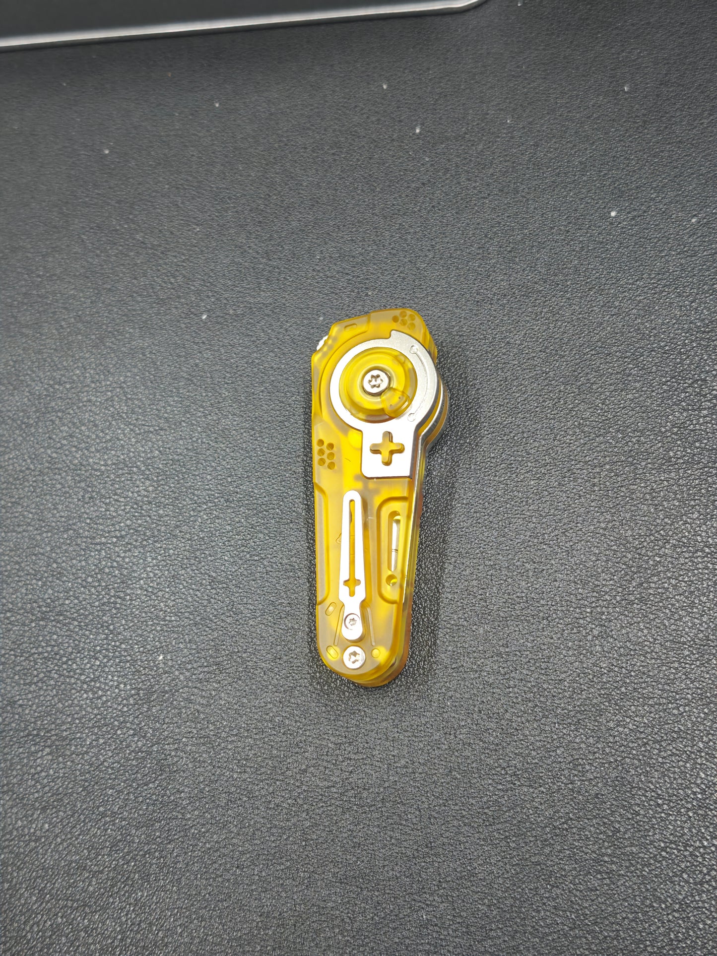 Dimension Slash Pry Bar Titanium PEI