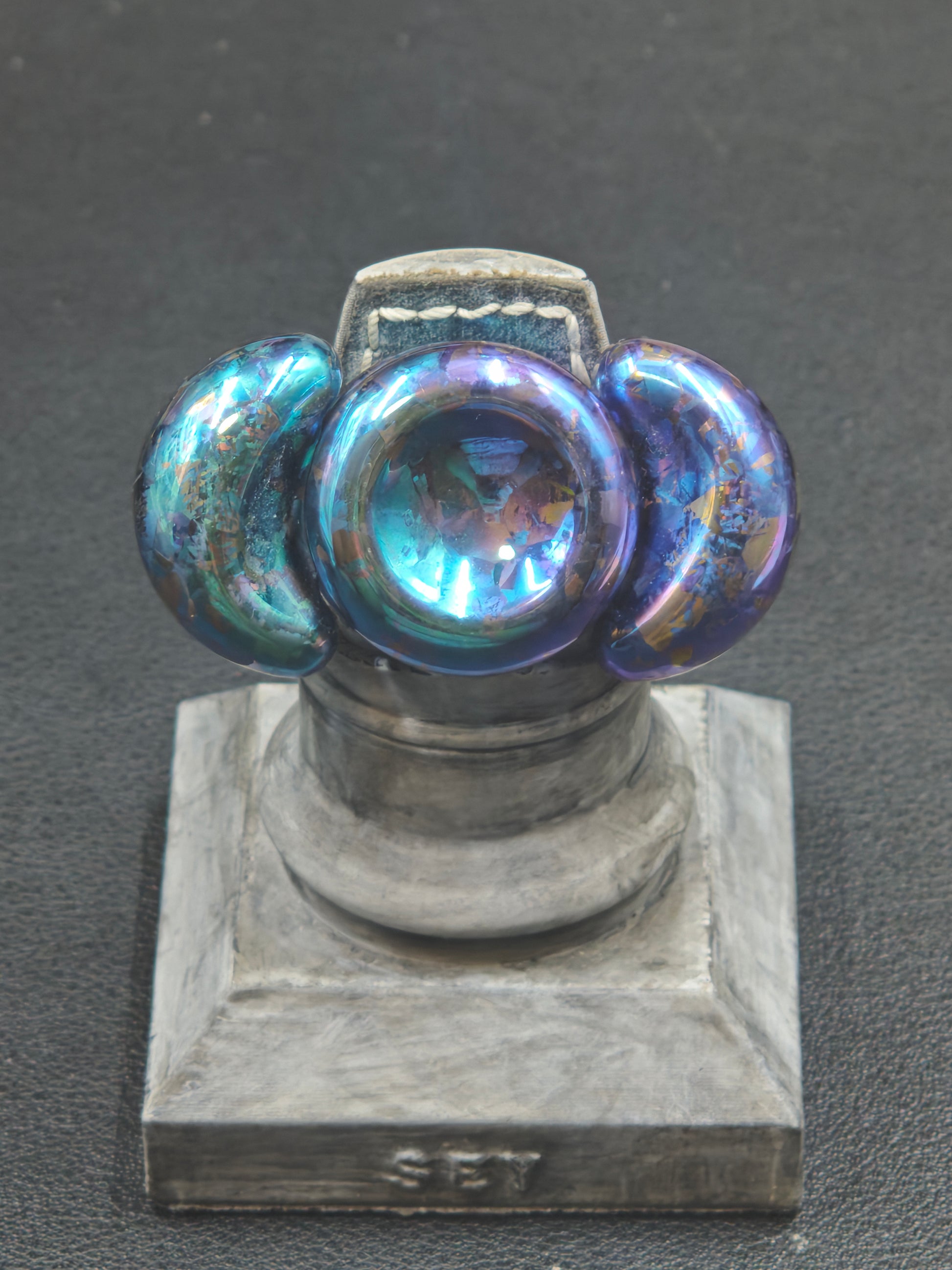Edan Crystallized Titanium