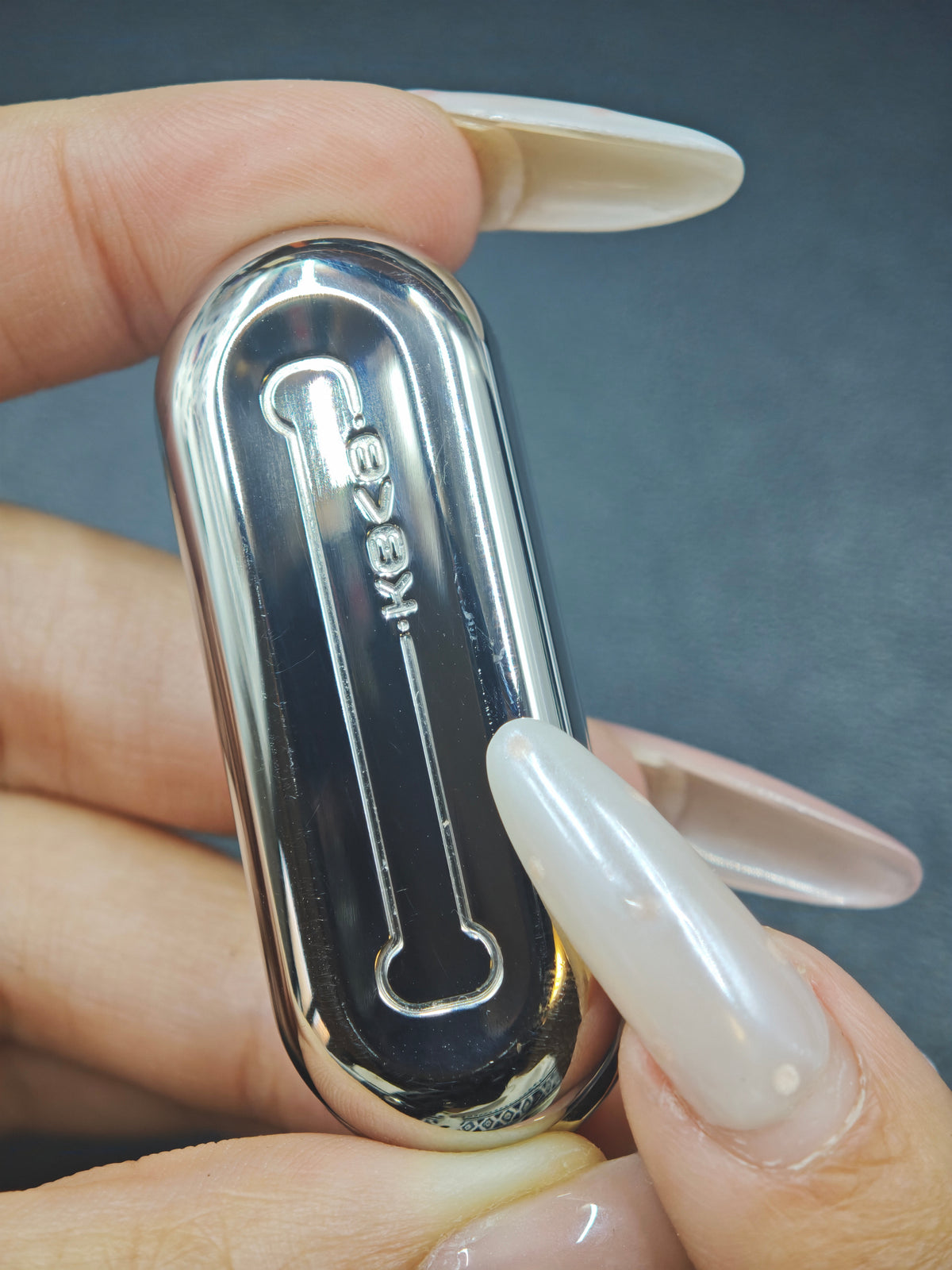 Floating Cloud Titanium