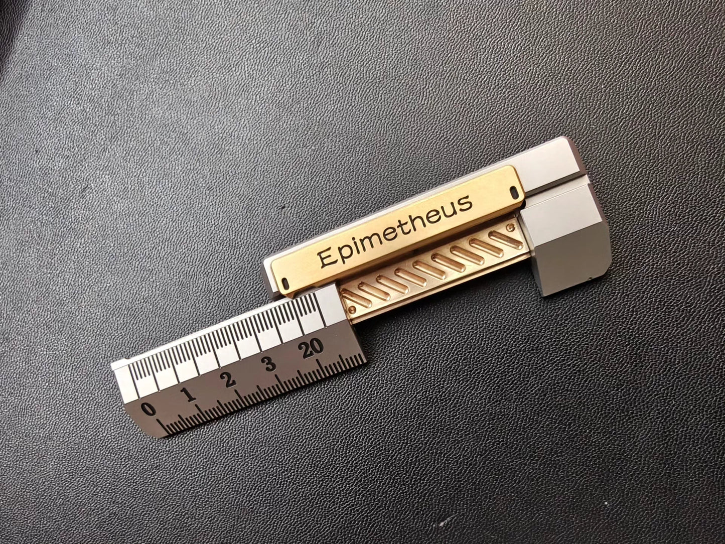 Quirky Ruler Titanium