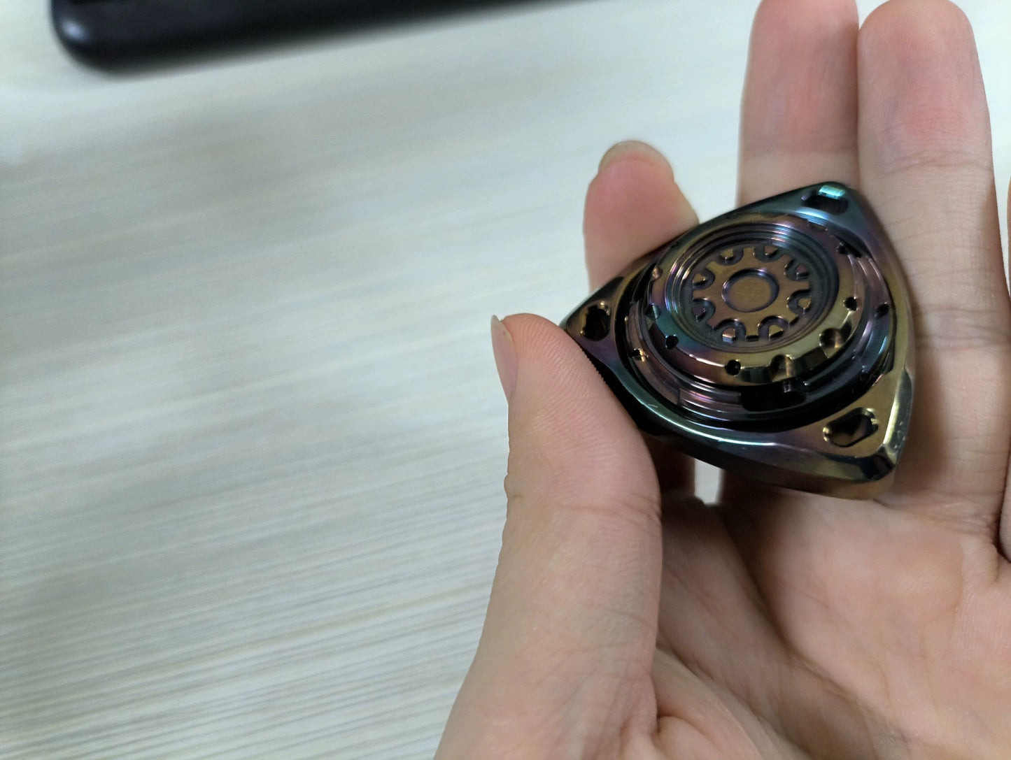 ROAR Spinner Zirconium