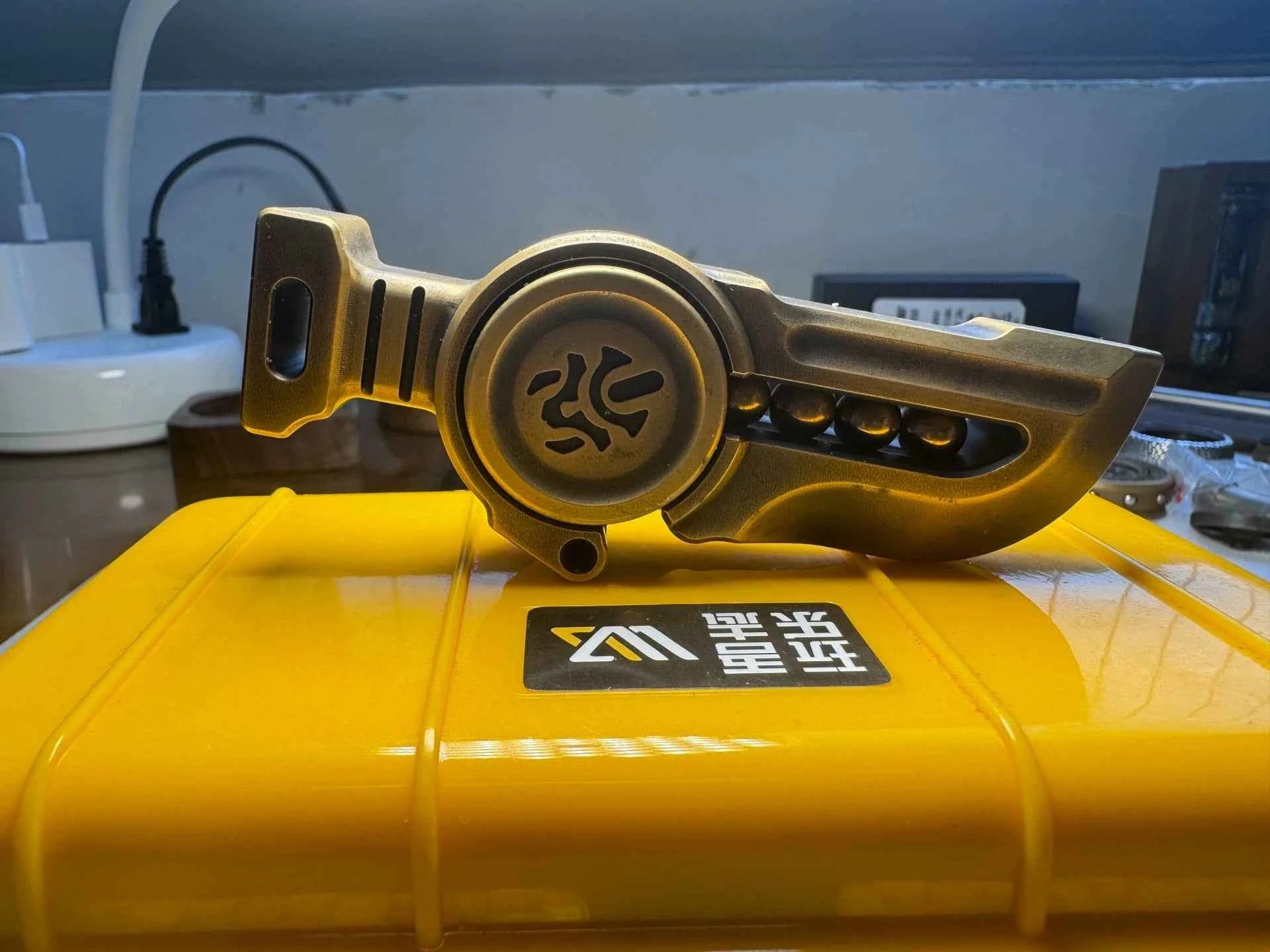 KUNWU Compact Bronze