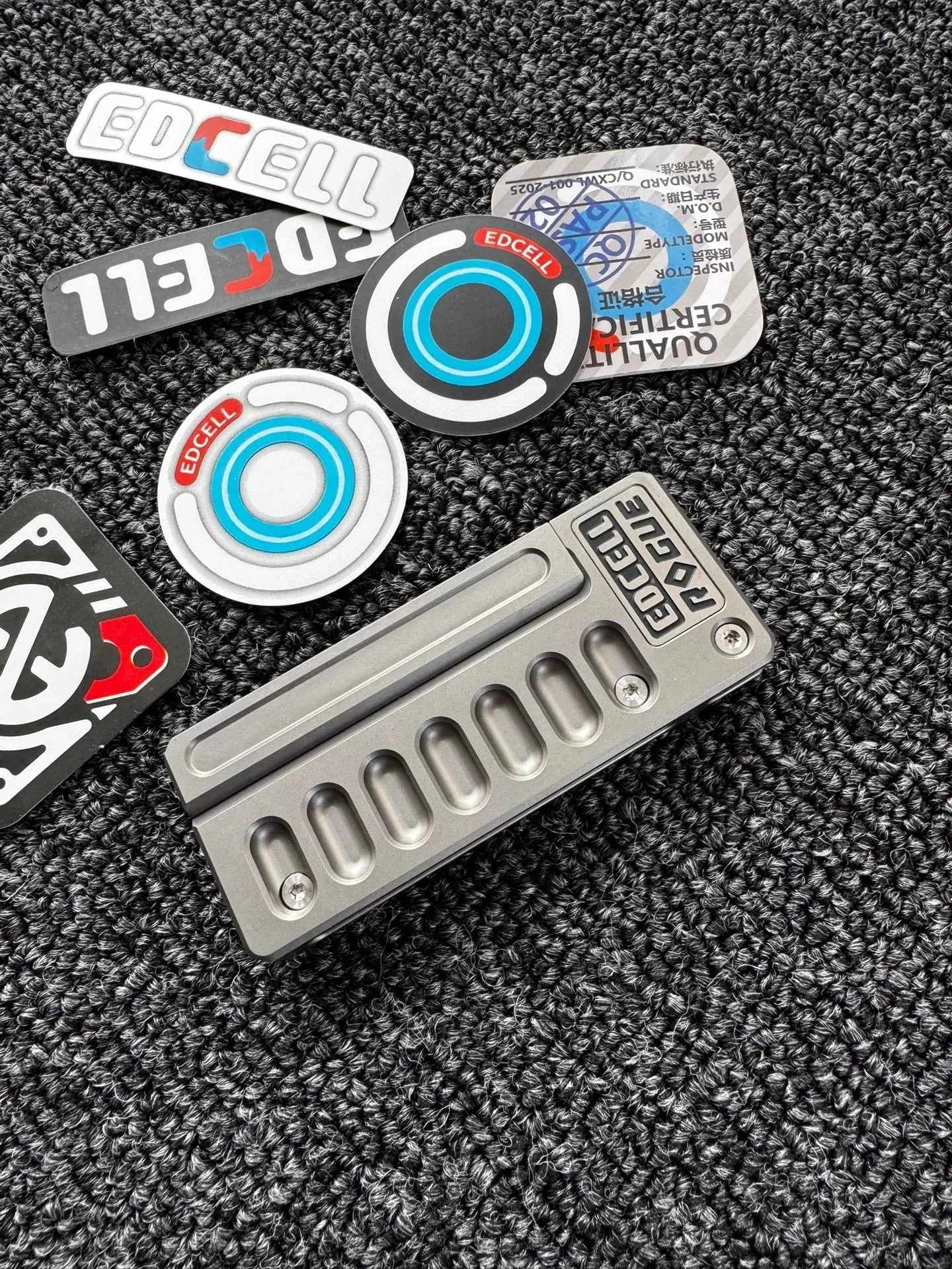 Quirky Ruler Titanium