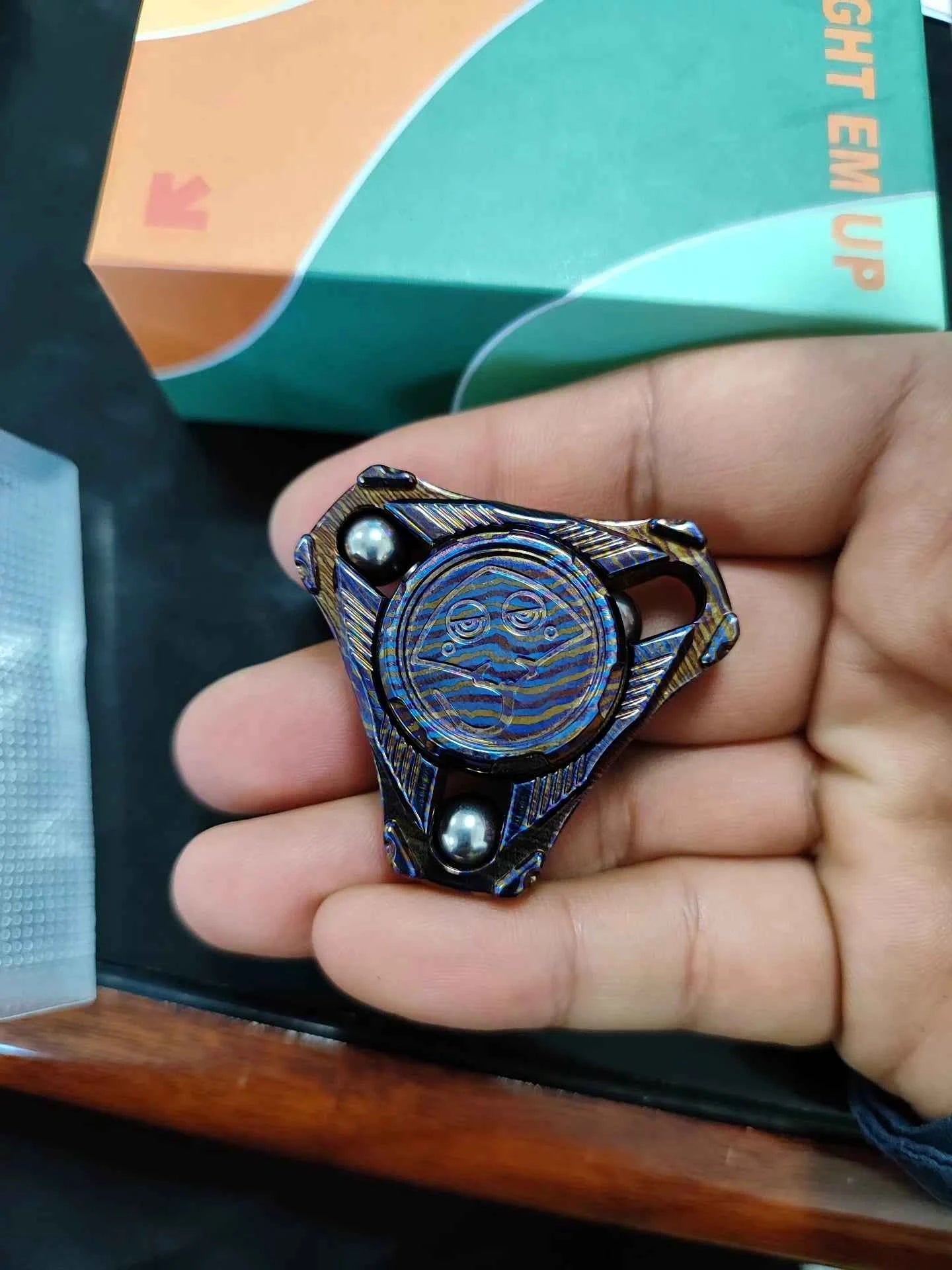 Manta Ray 2.0 Titanium