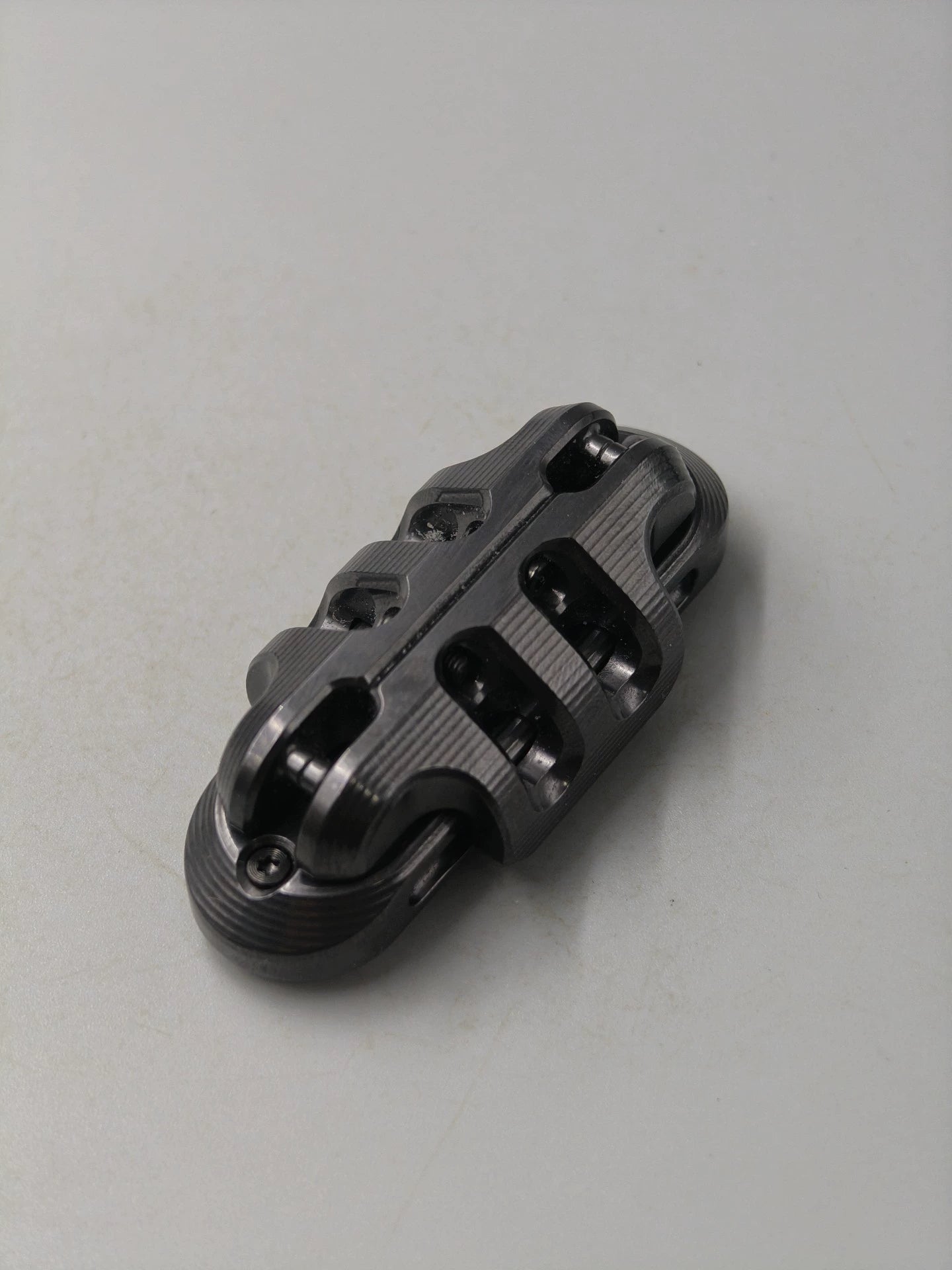 EXOSKELETON Zirconium
