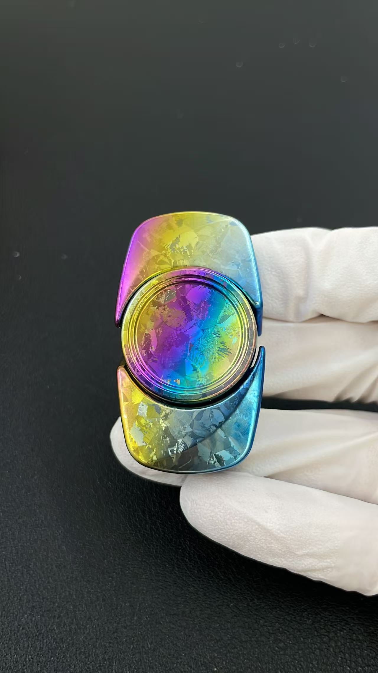 Spinner Crystallized Titanium