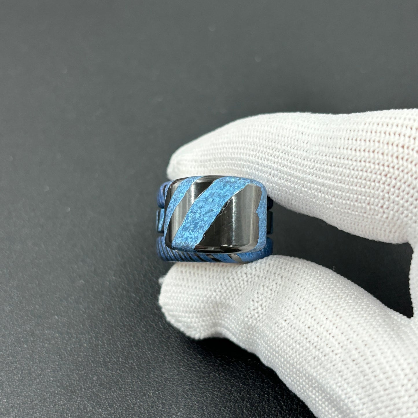 Floating Shadow Zircuti