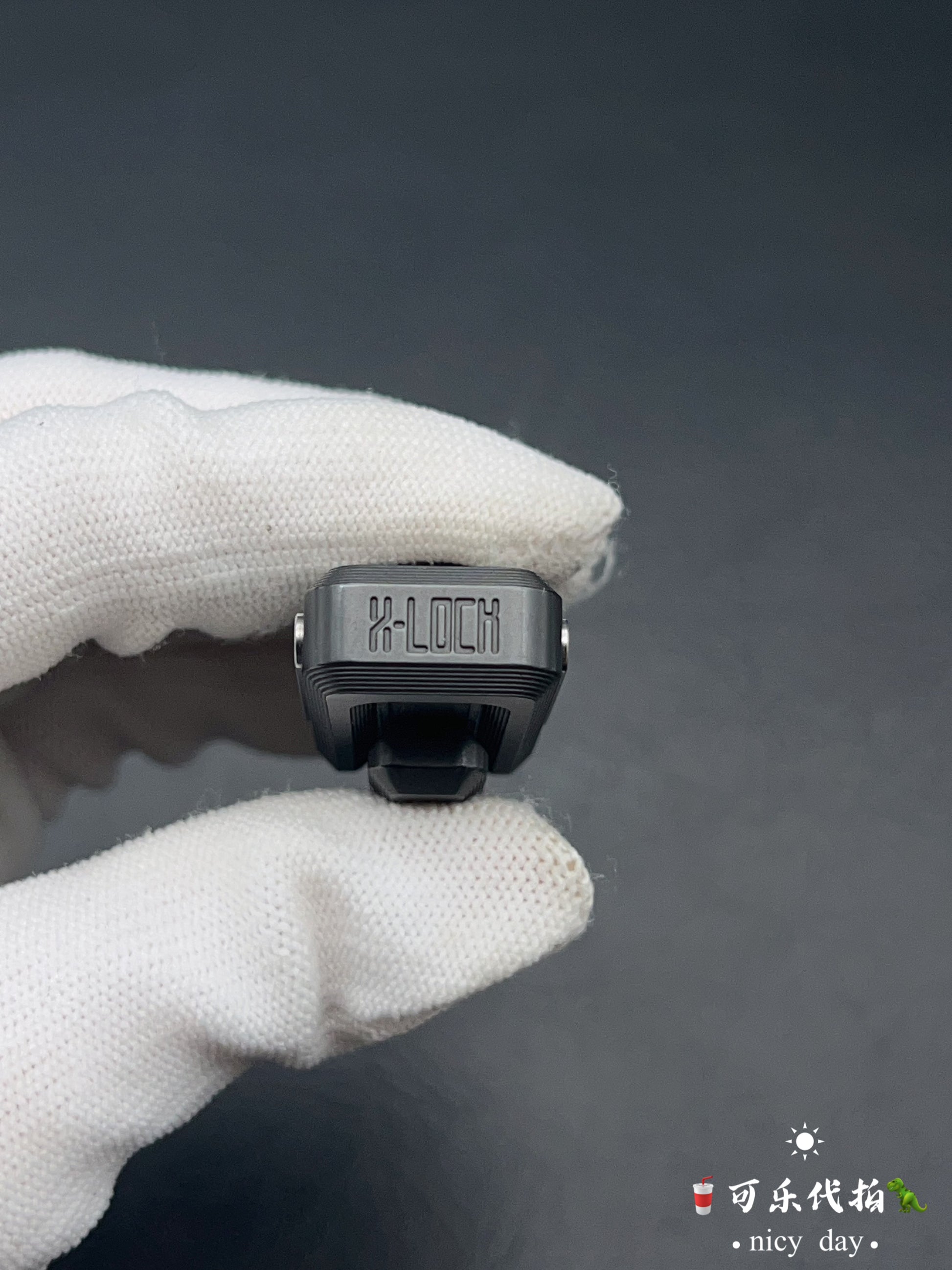 X Lock Zirconium