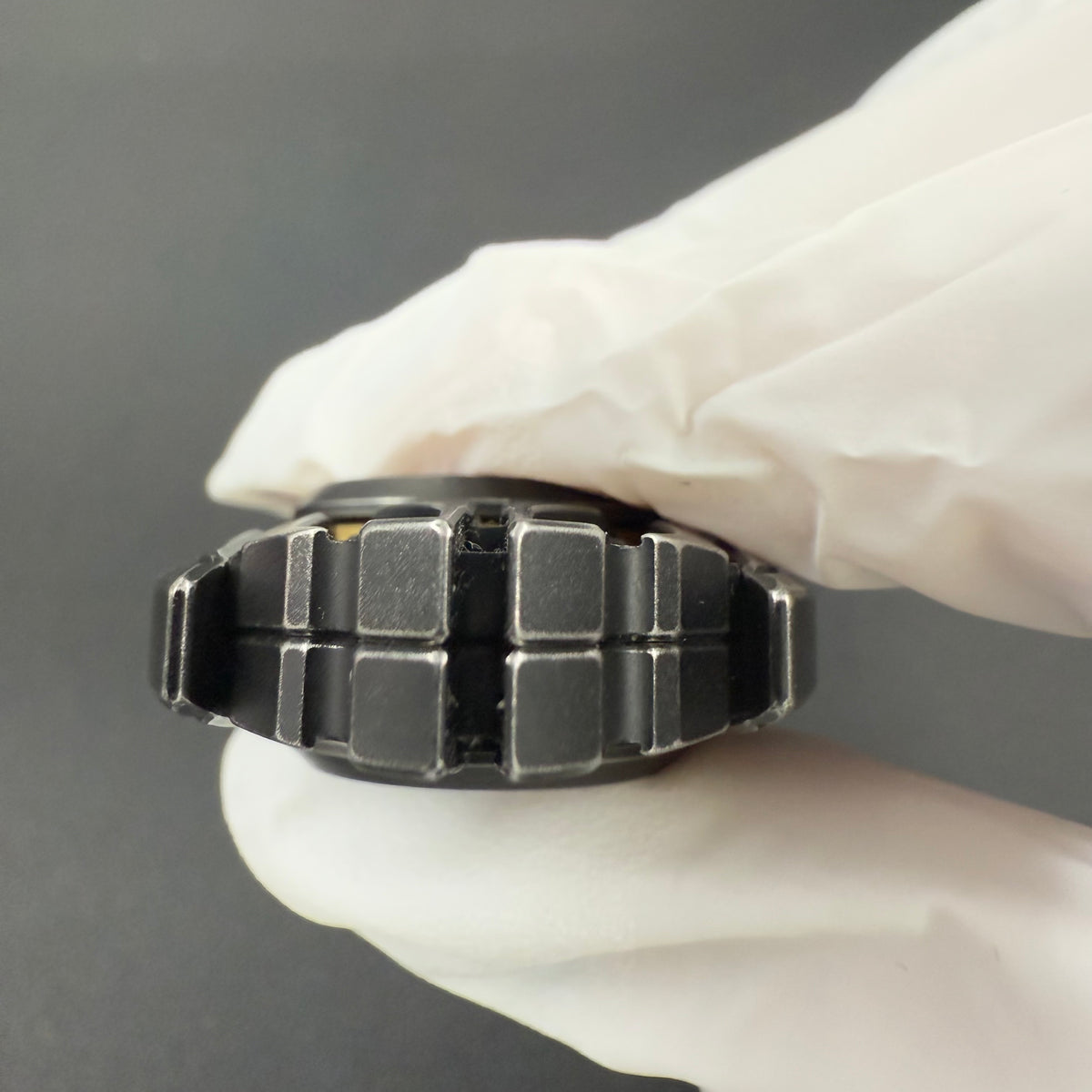 Dark Shell Opening Stainless Steel