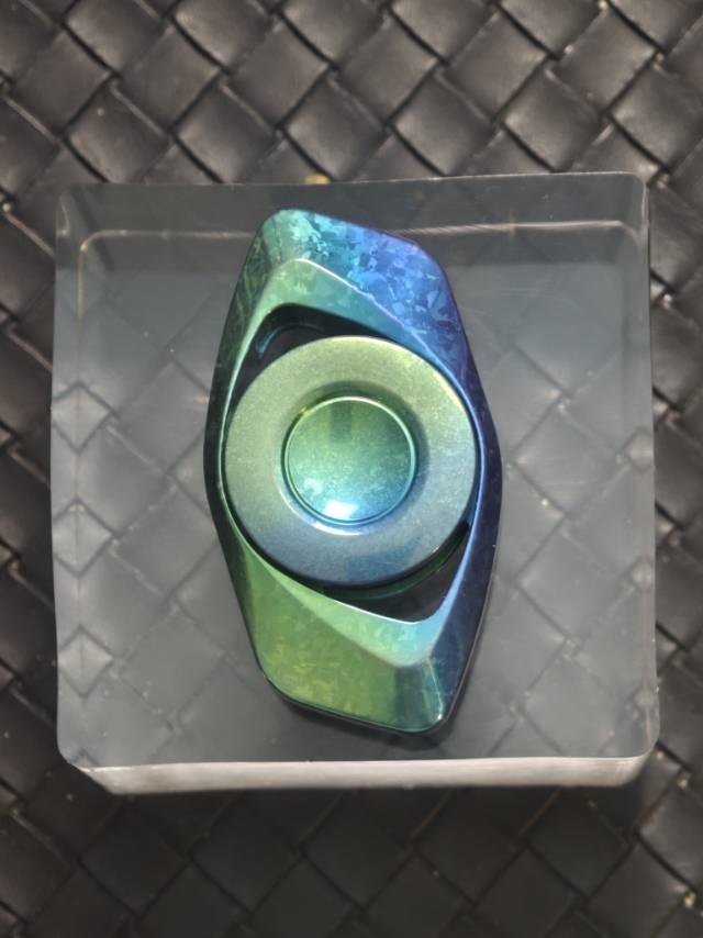 Phantom Dual Leaf Crystallized Titanium