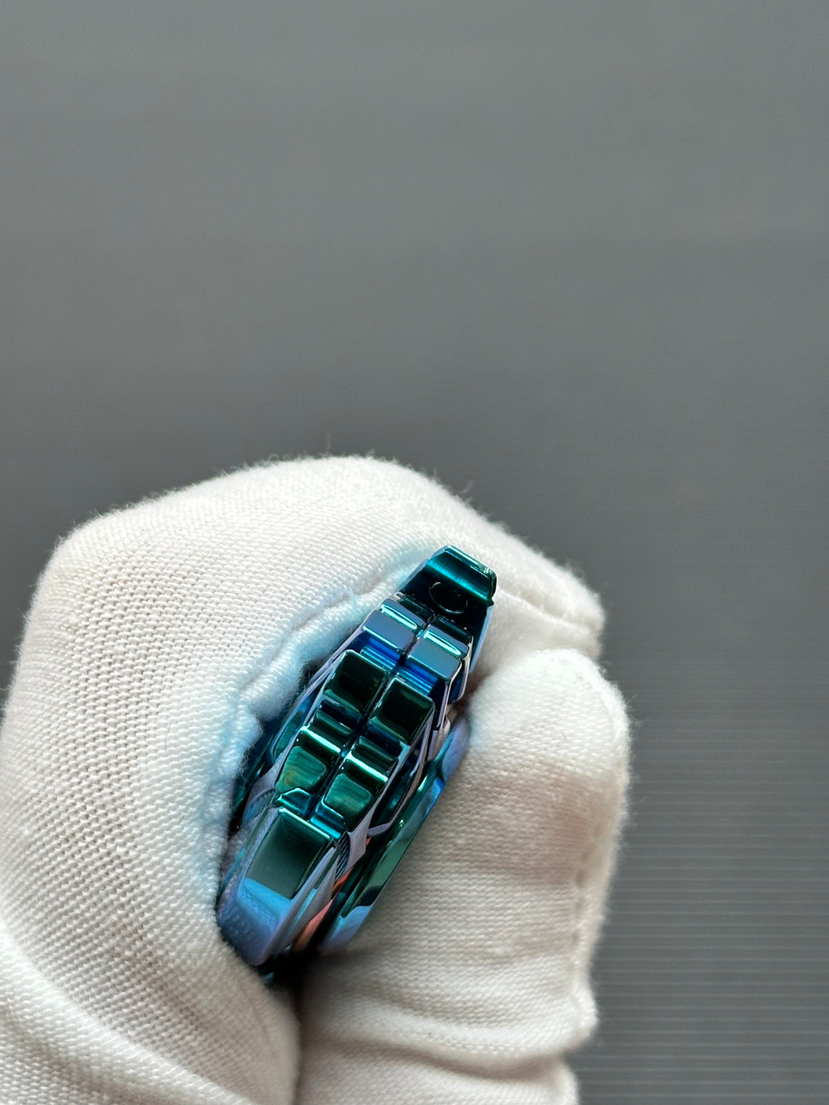 Dark Shell Opening Zirconium