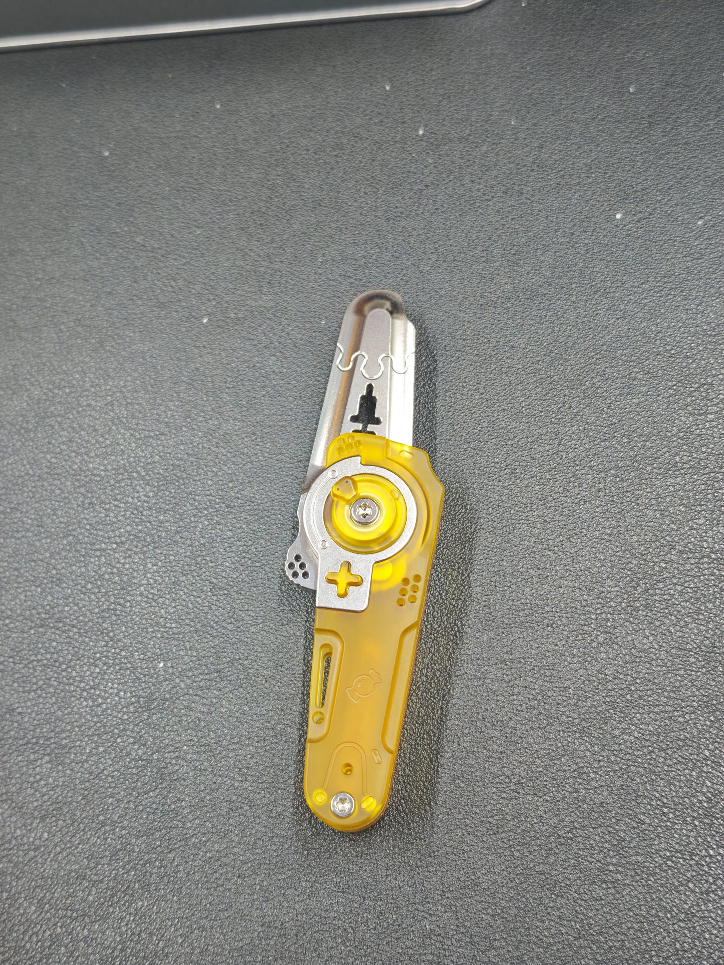 Dimension Slash Pry Bar Titanium PEI