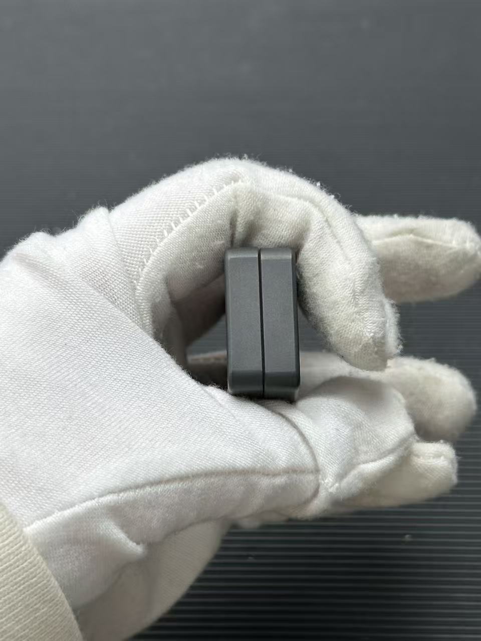 Mute Zirconium