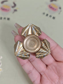 Tri-Leaf Crossbone Mokume