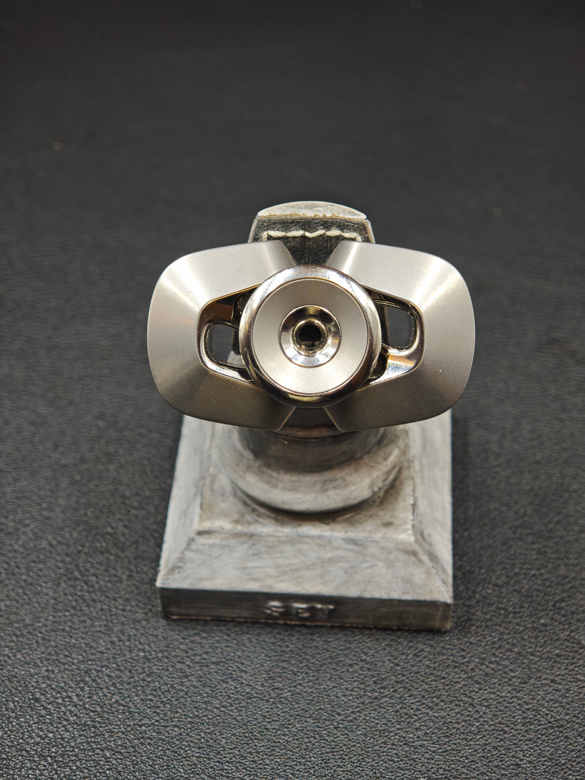 Lentic Titanium