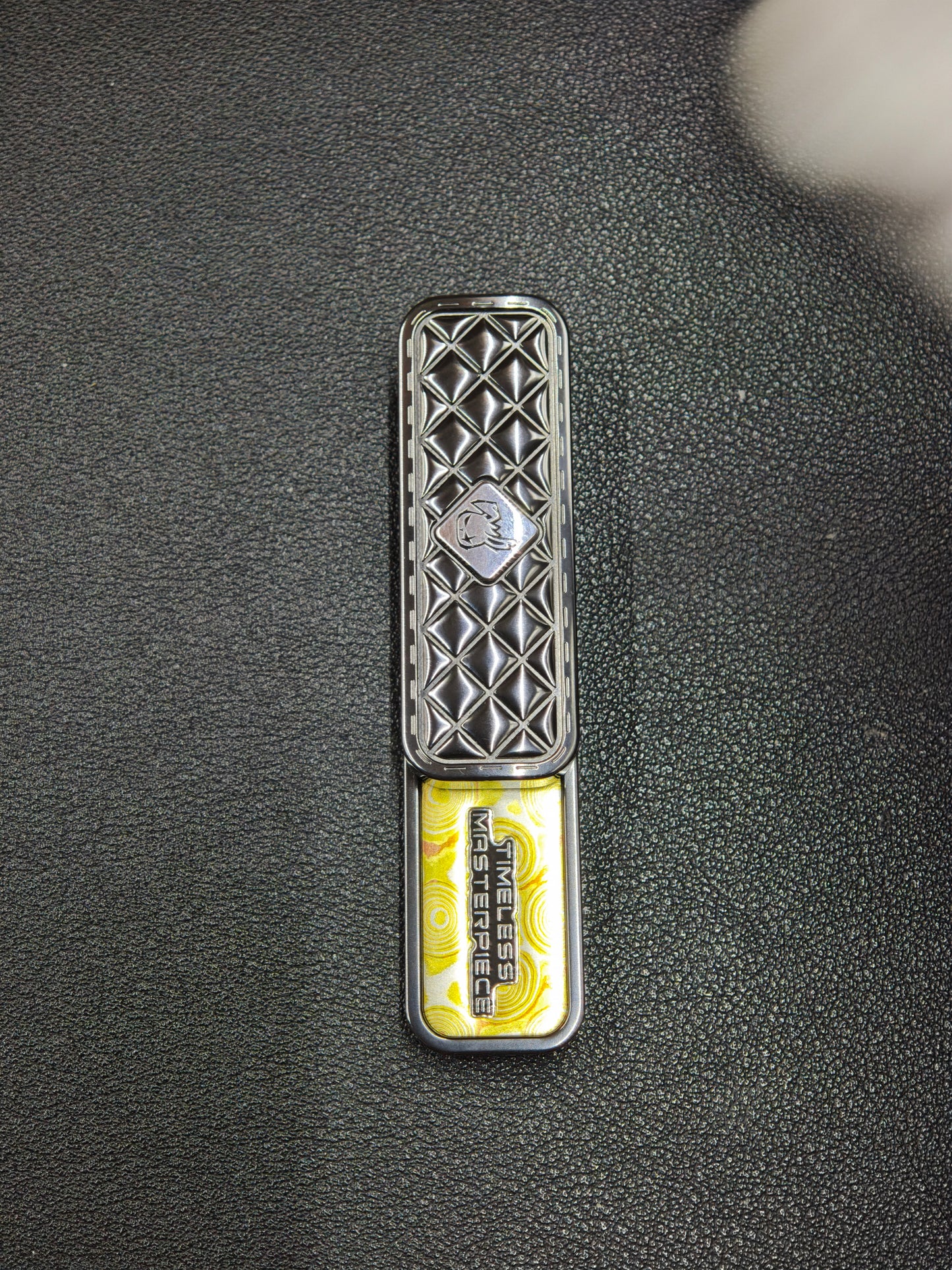 Feng Ling Zirconium