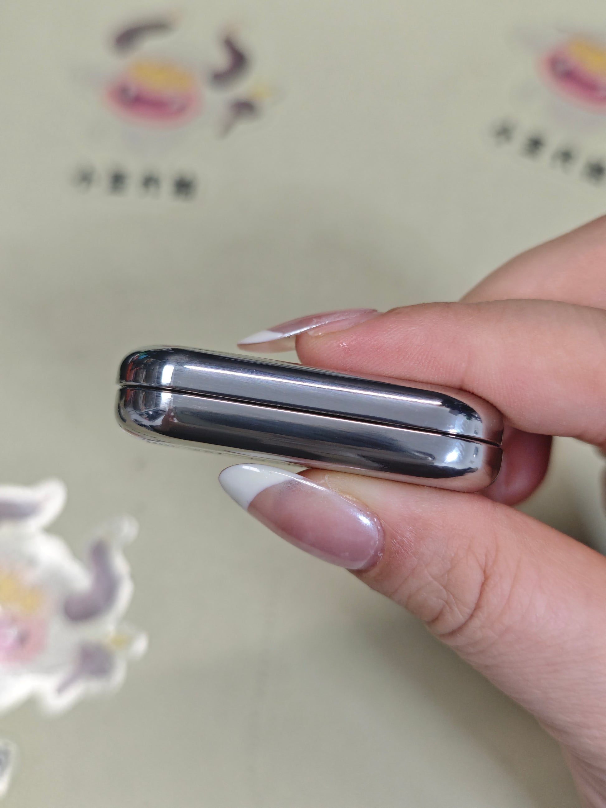 Floating Cloud Titanium
