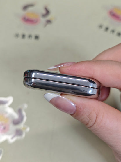 Floating Cloud Titanium
