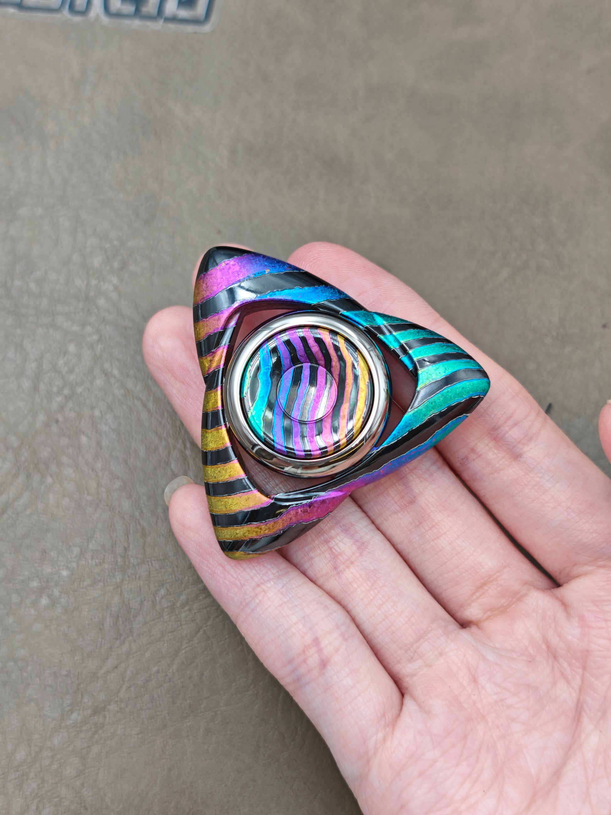 Wind Zirconium Zircuti