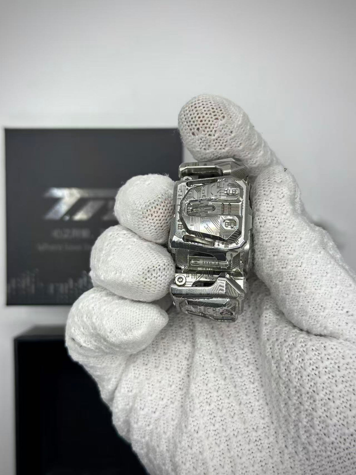 Ancient Iron Shell Opening Stainless Steel Engraved