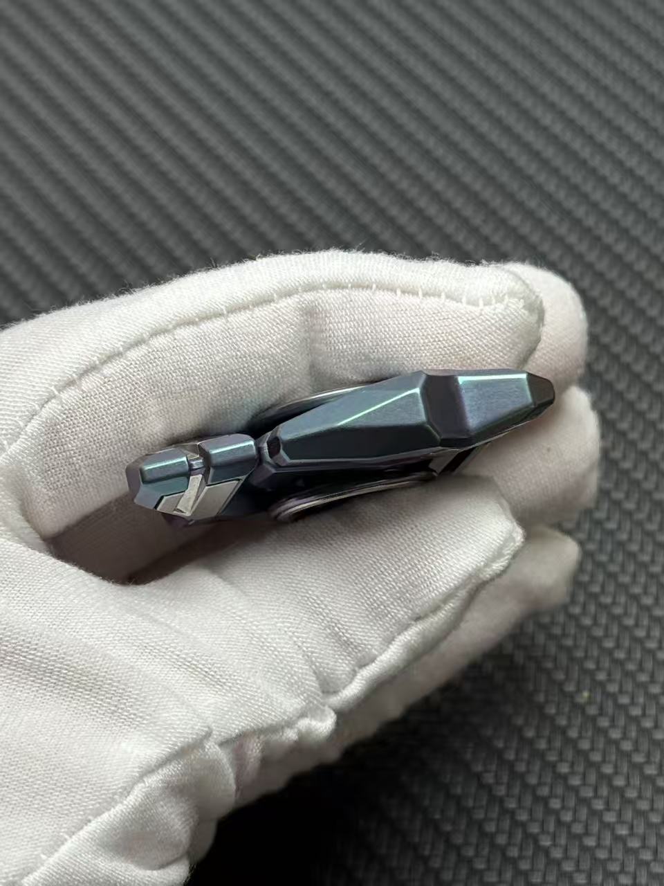 Ouroboros Titanium