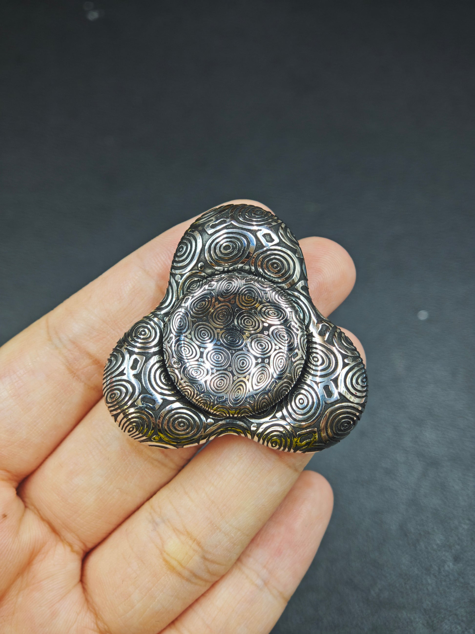 Three-Leaf Cell Damasteel
