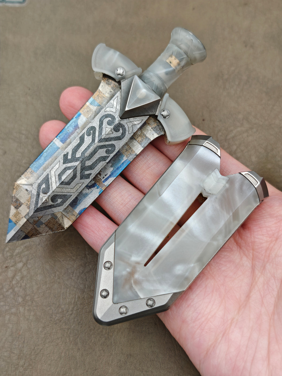 Ghost Lantern Lake Sword G10