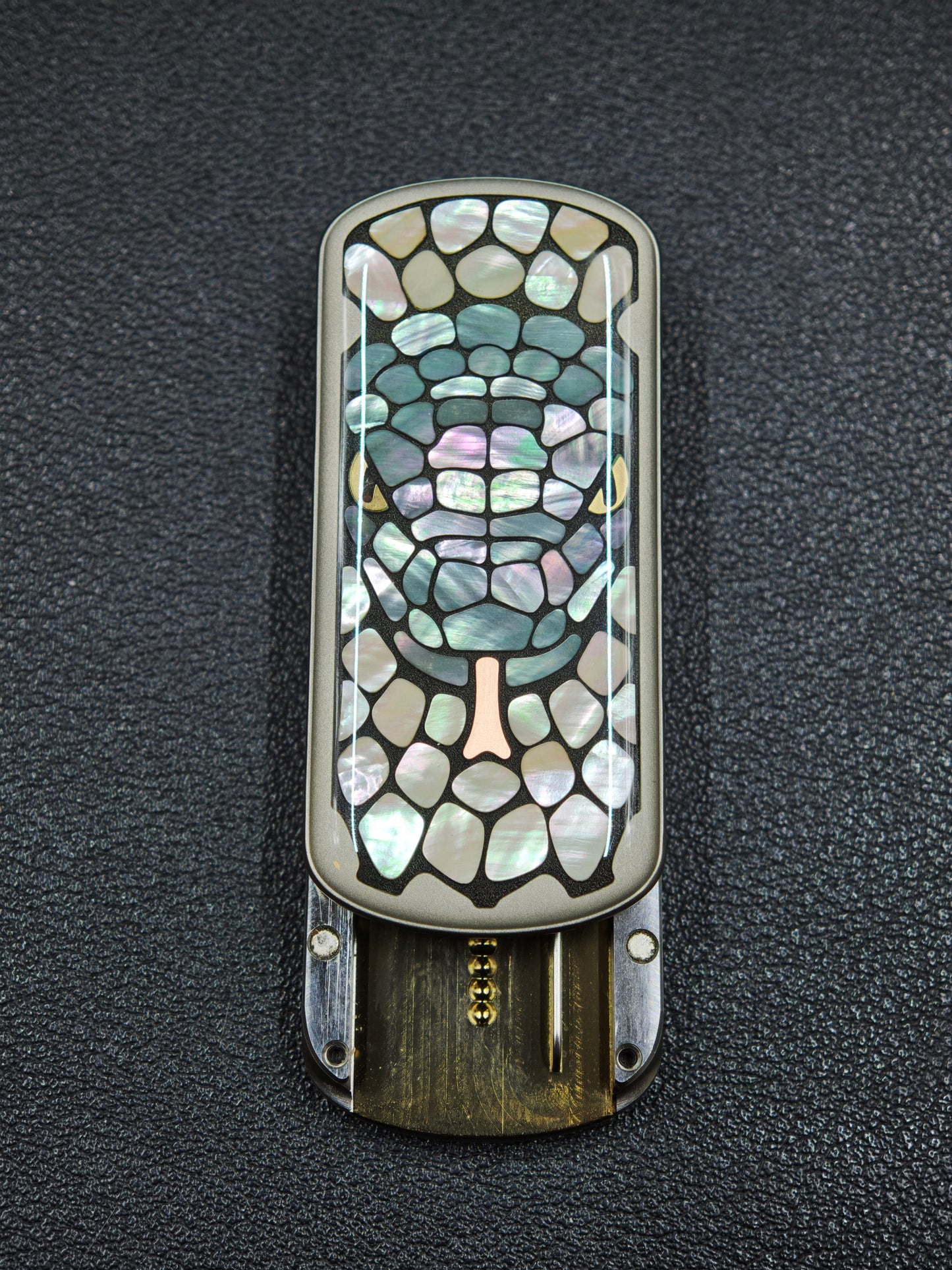 Blade Titanium