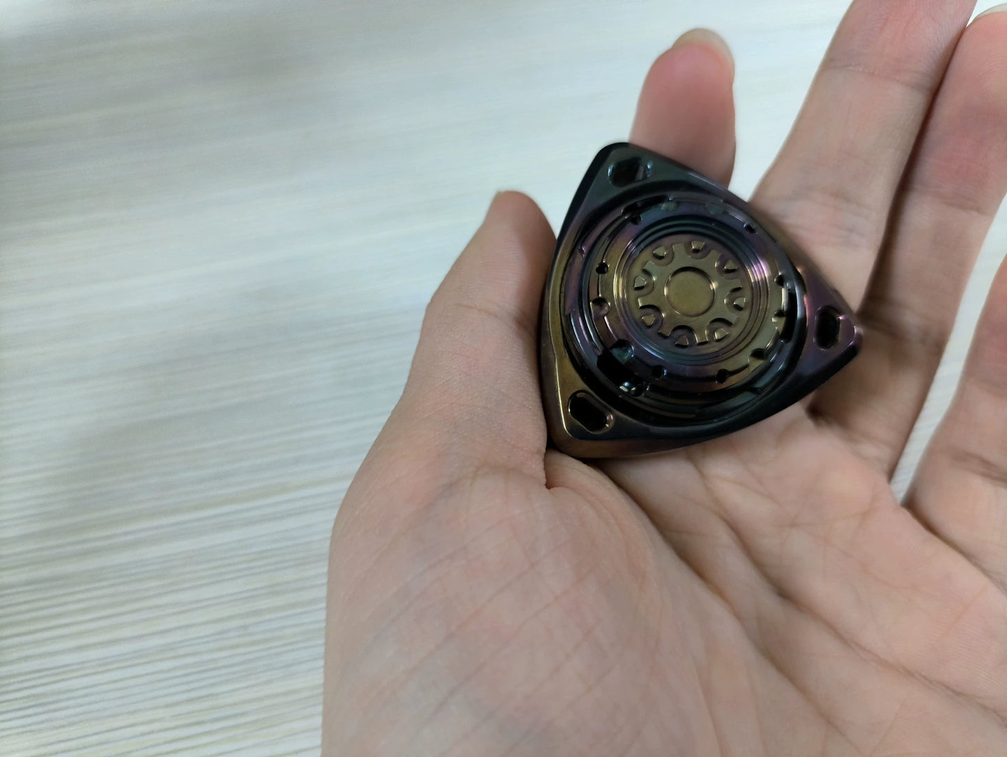 ROAR Spinner Zirconium