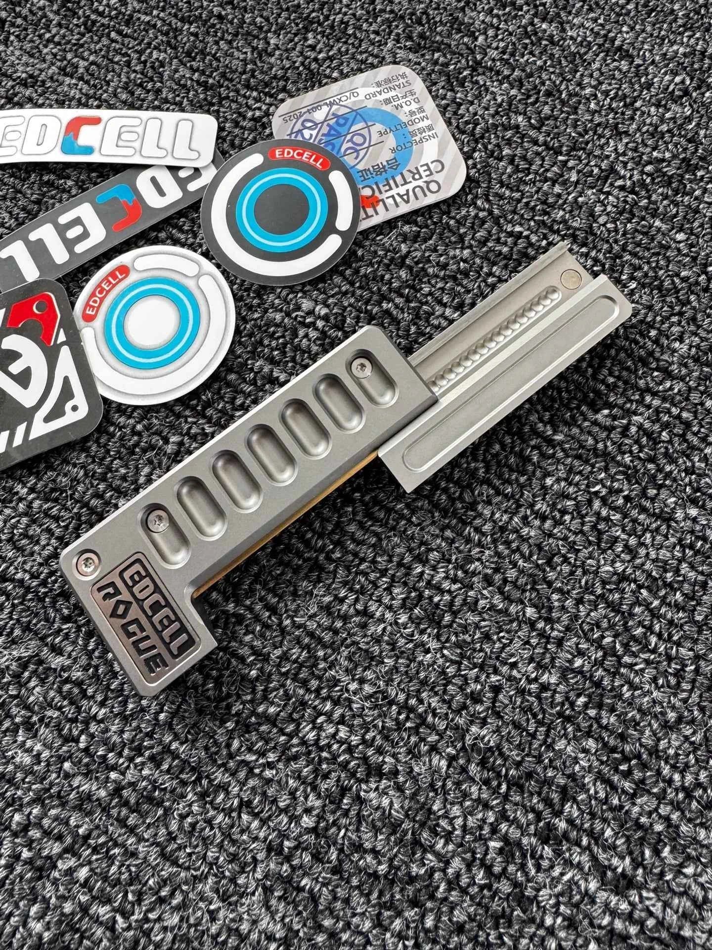 Quirky Ruler Titanium