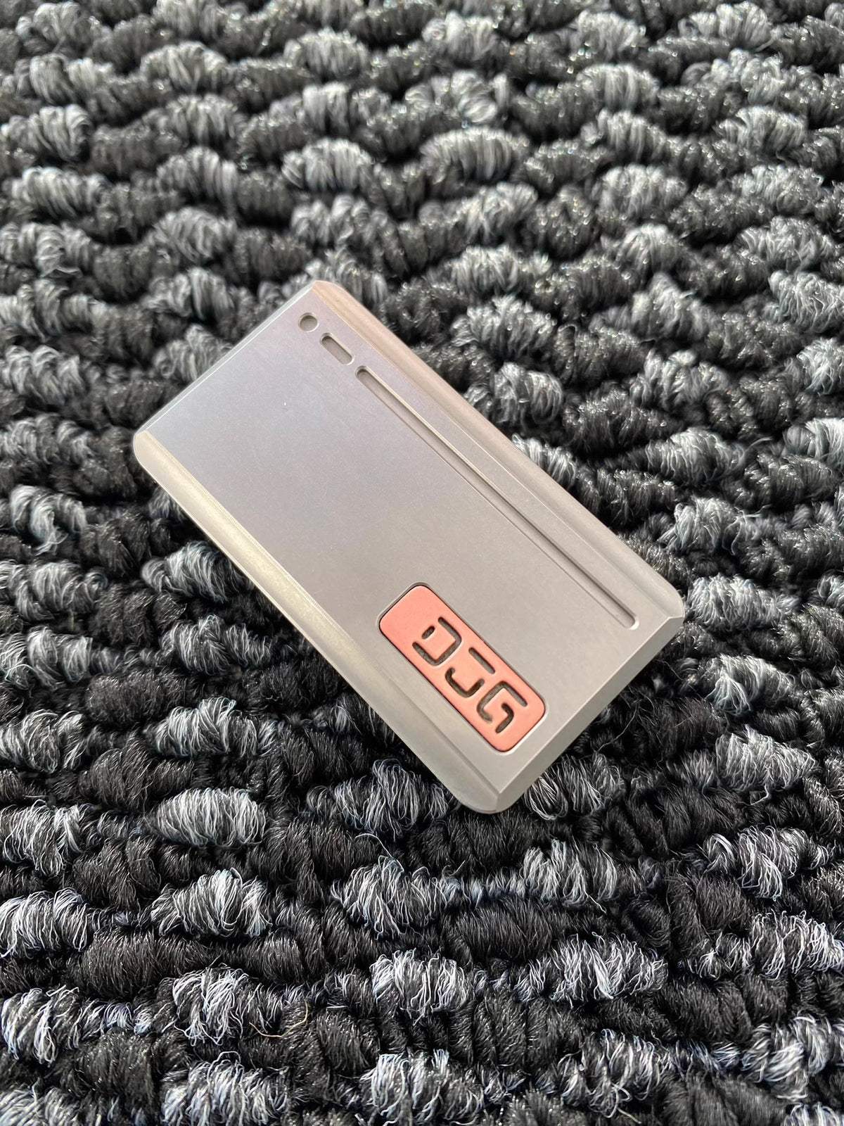 DRIVE Slider Titanium