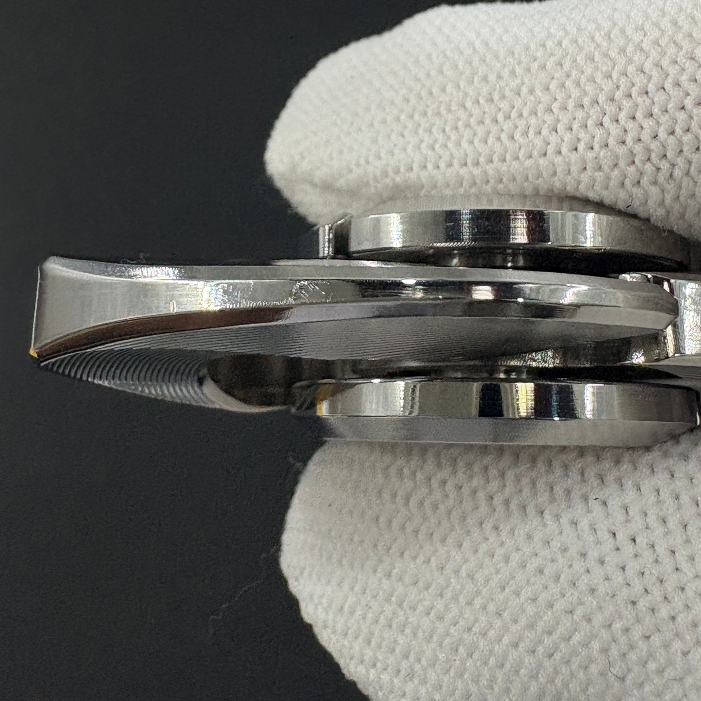 Baby Dolphin Titanium