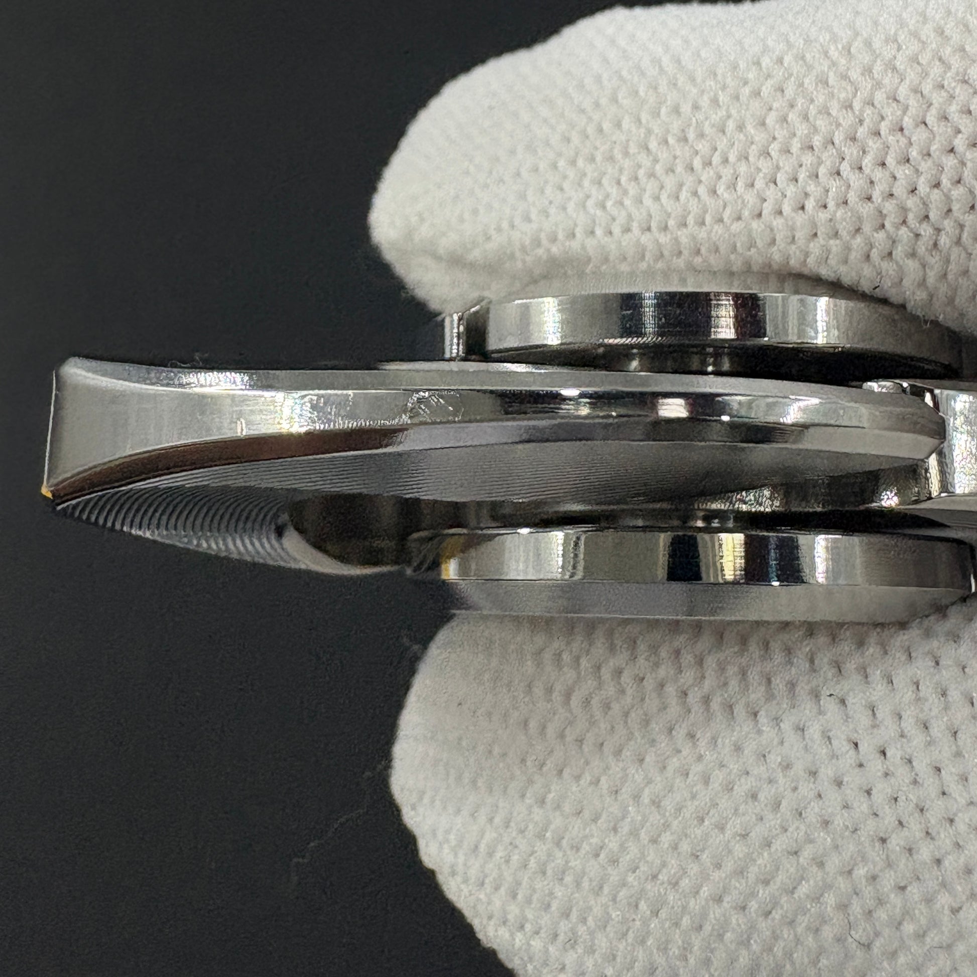 Baby Dolphin Titanium
