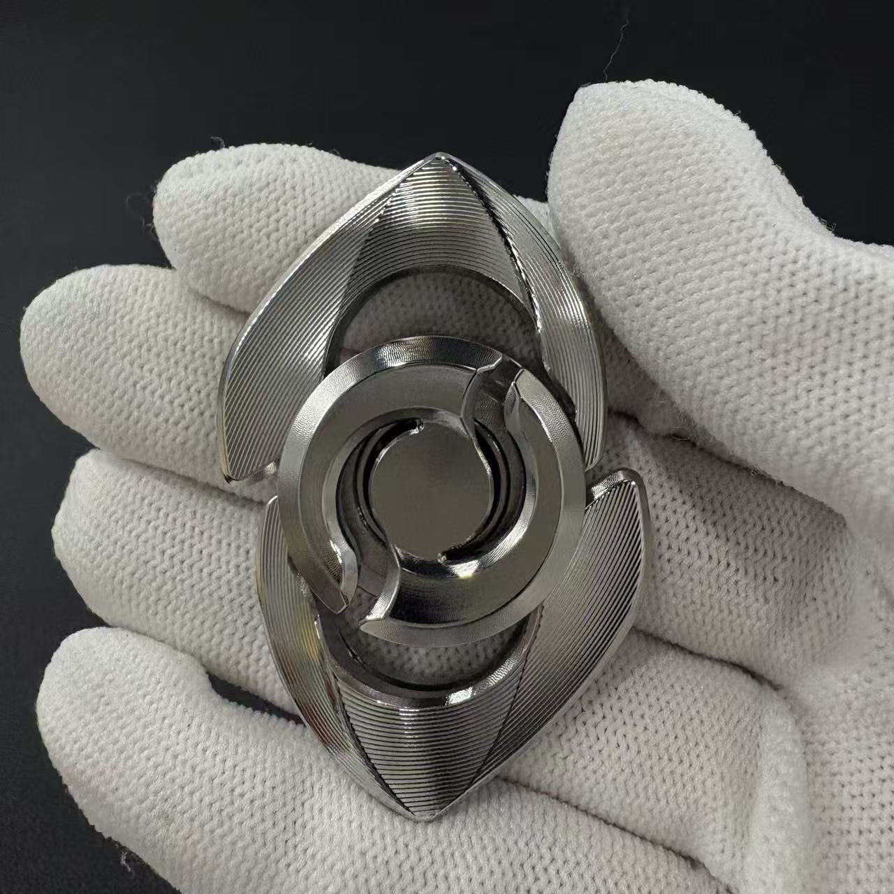 Baby Dolphin Titanium
