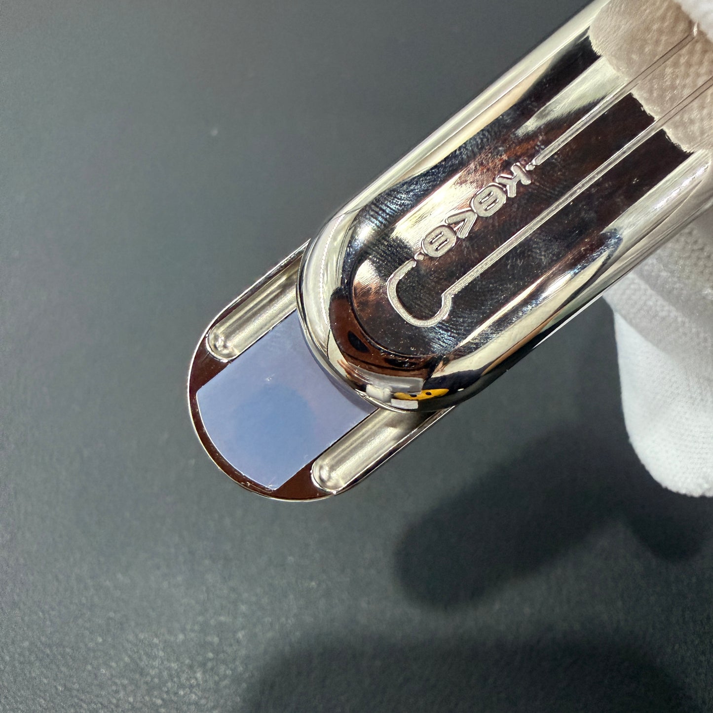 Floating Cloud Titanium
