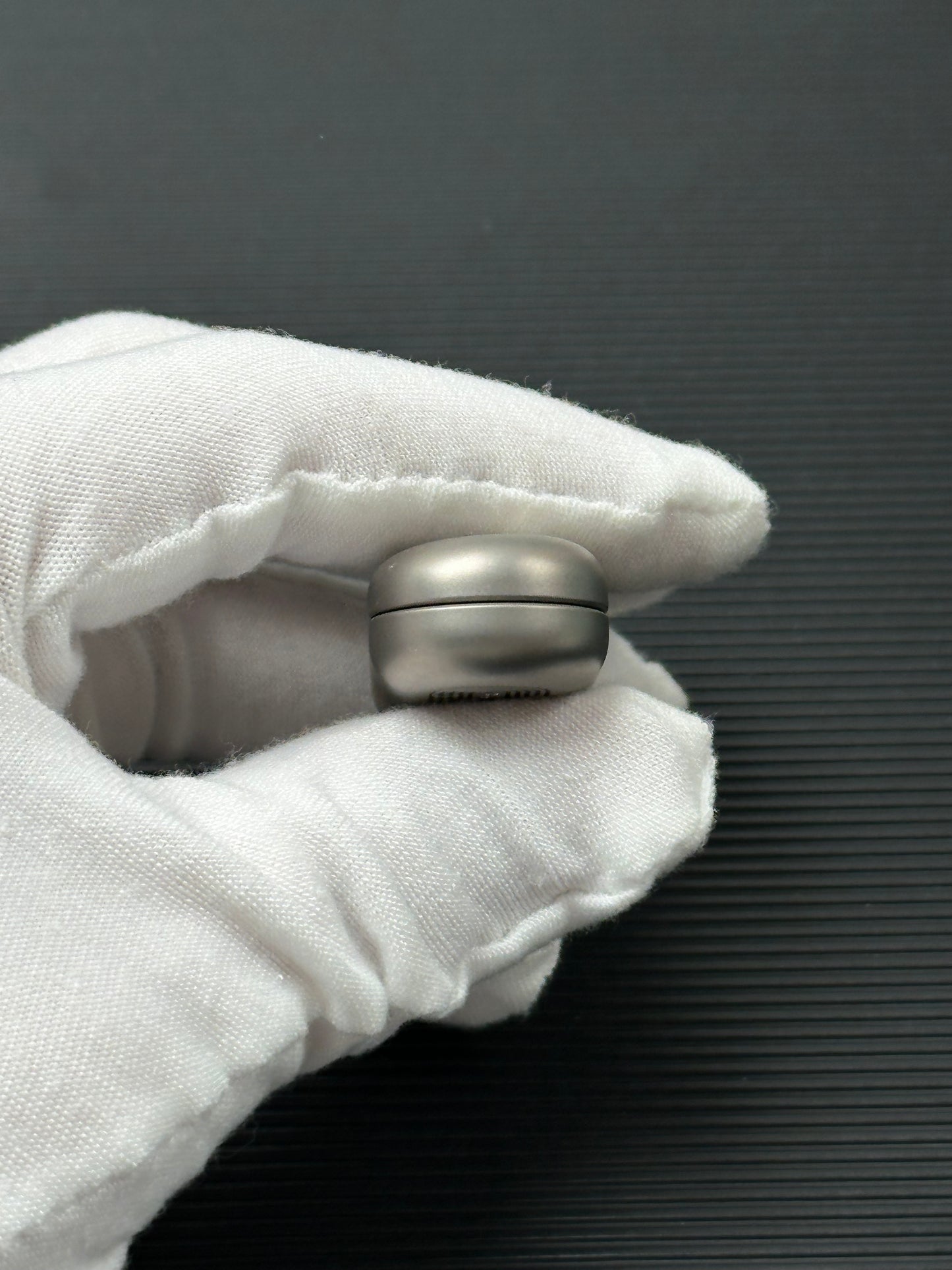 Floating Cloud Titanium